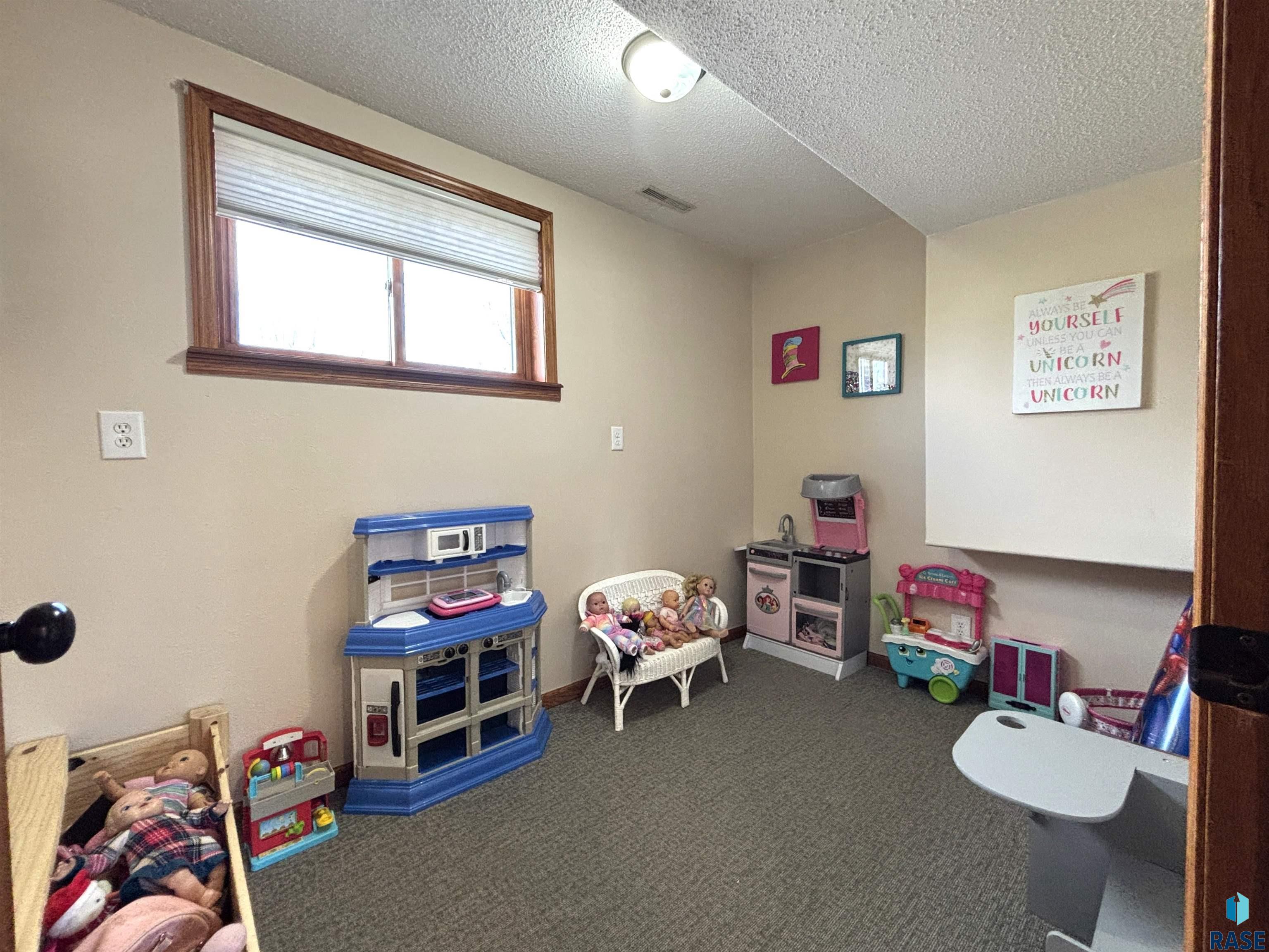 306 N Catalpa St Street