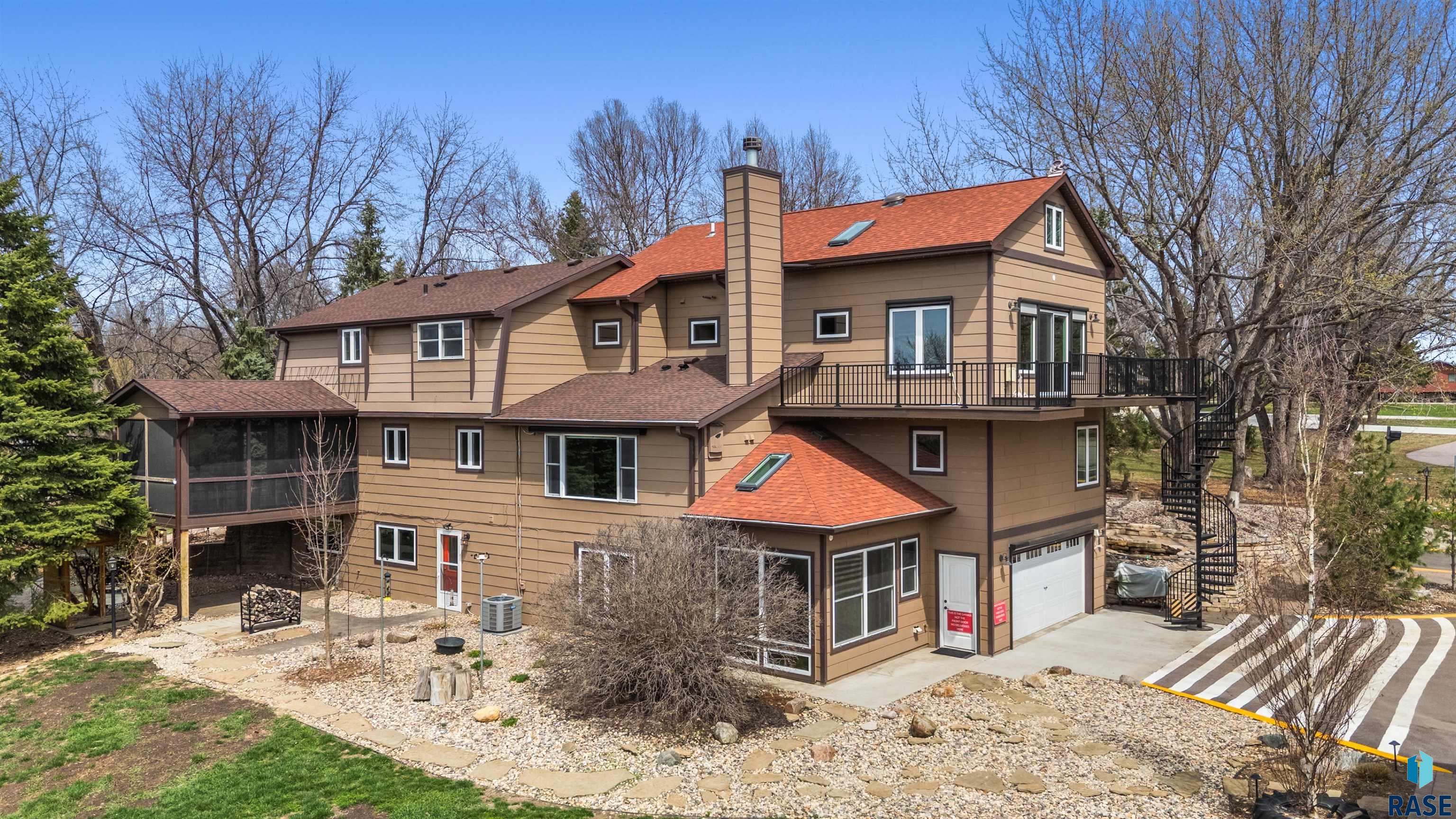 1305 S Barbara Cir, Sioux Falls