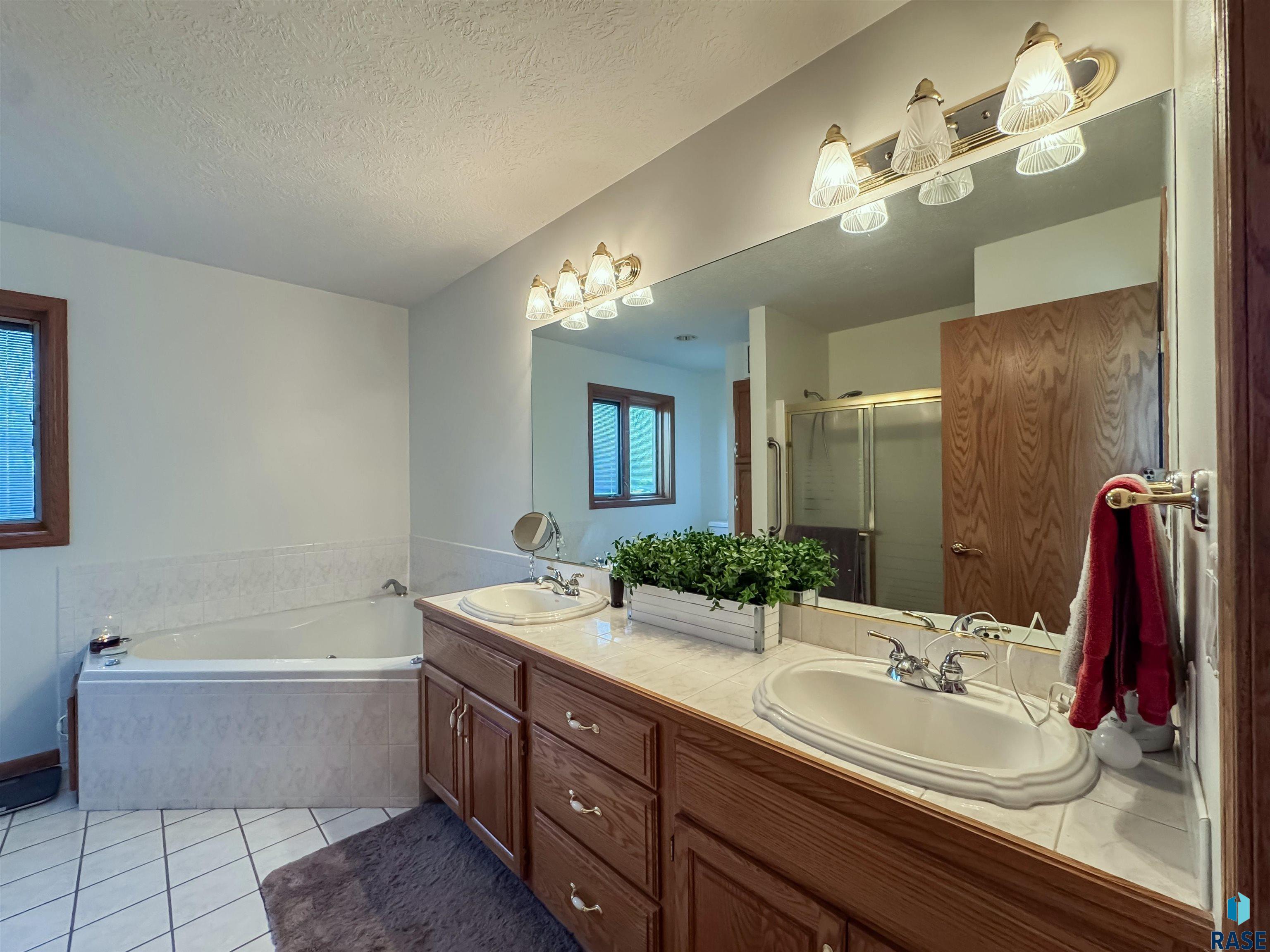 8415 E Sunset Cir Circle