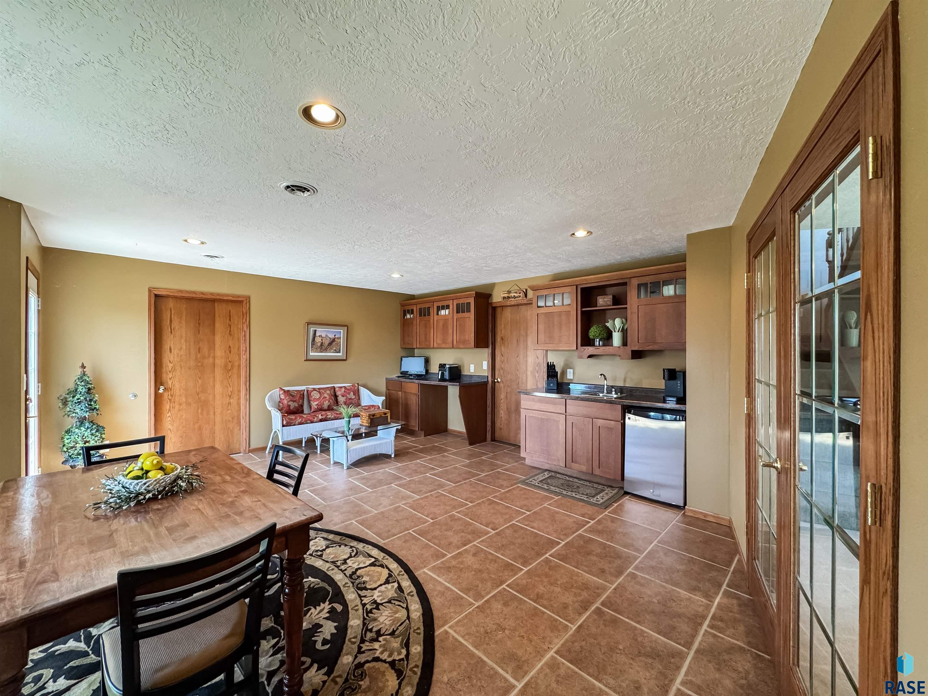 8415 E Sunset Cir Circle