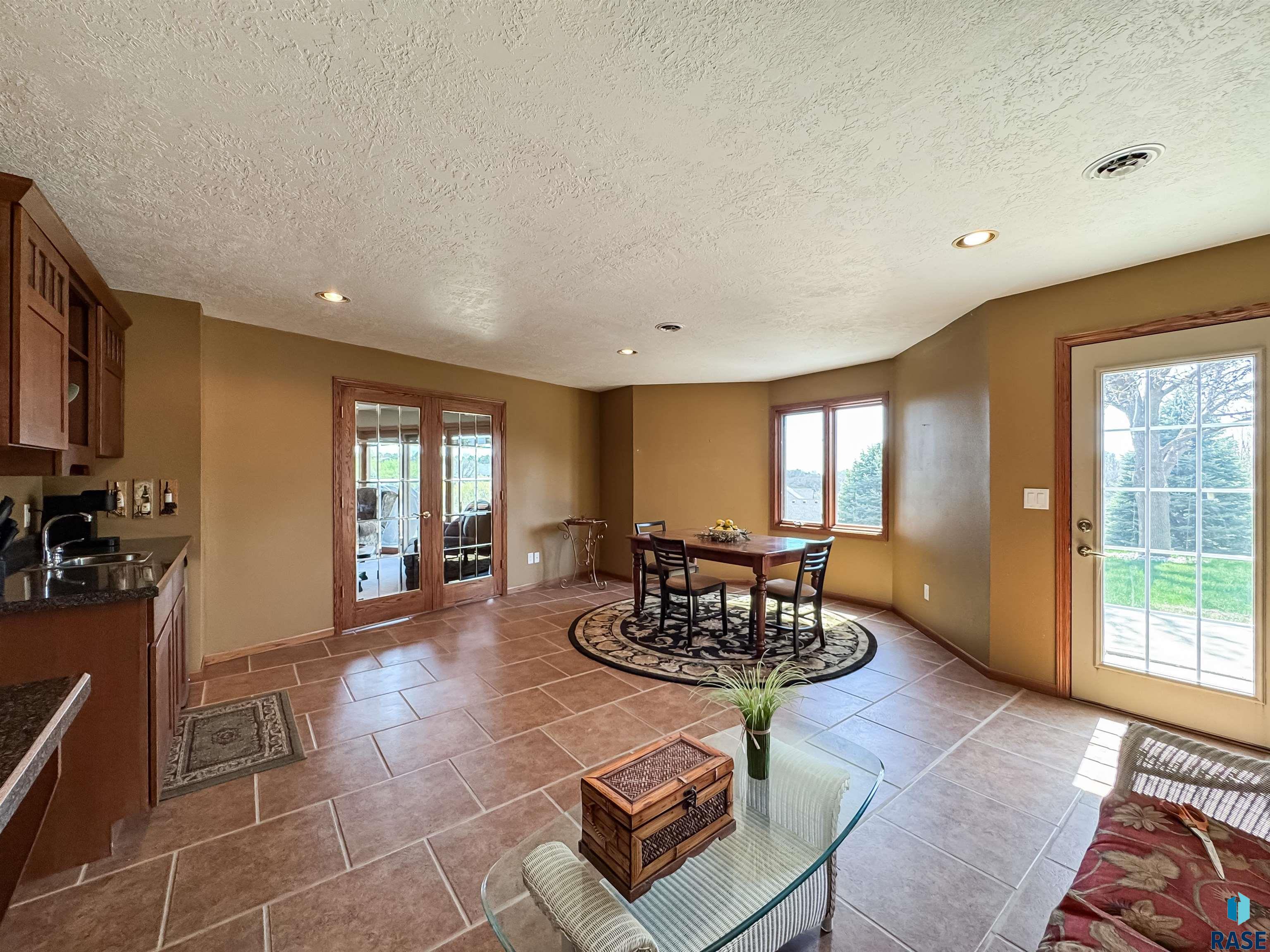 8415 E Sunset Cir Circle