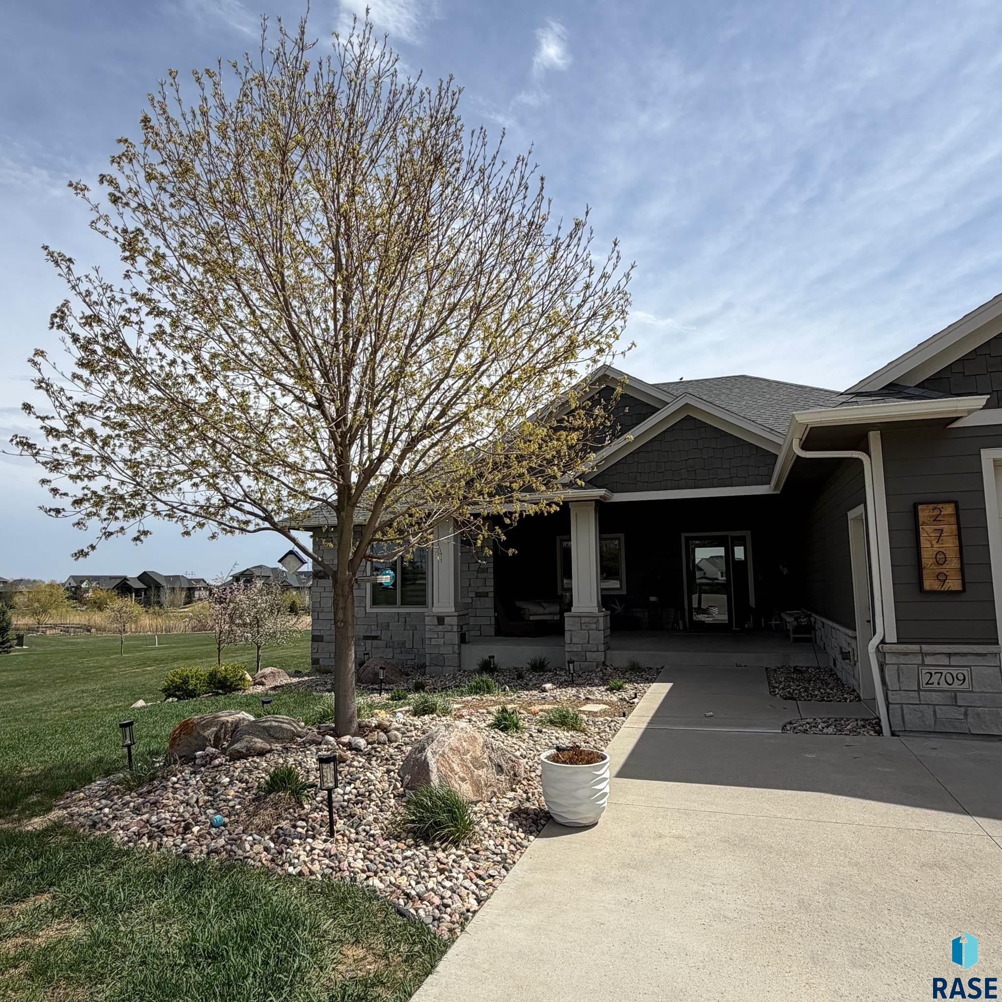 2709 W 90th St Street