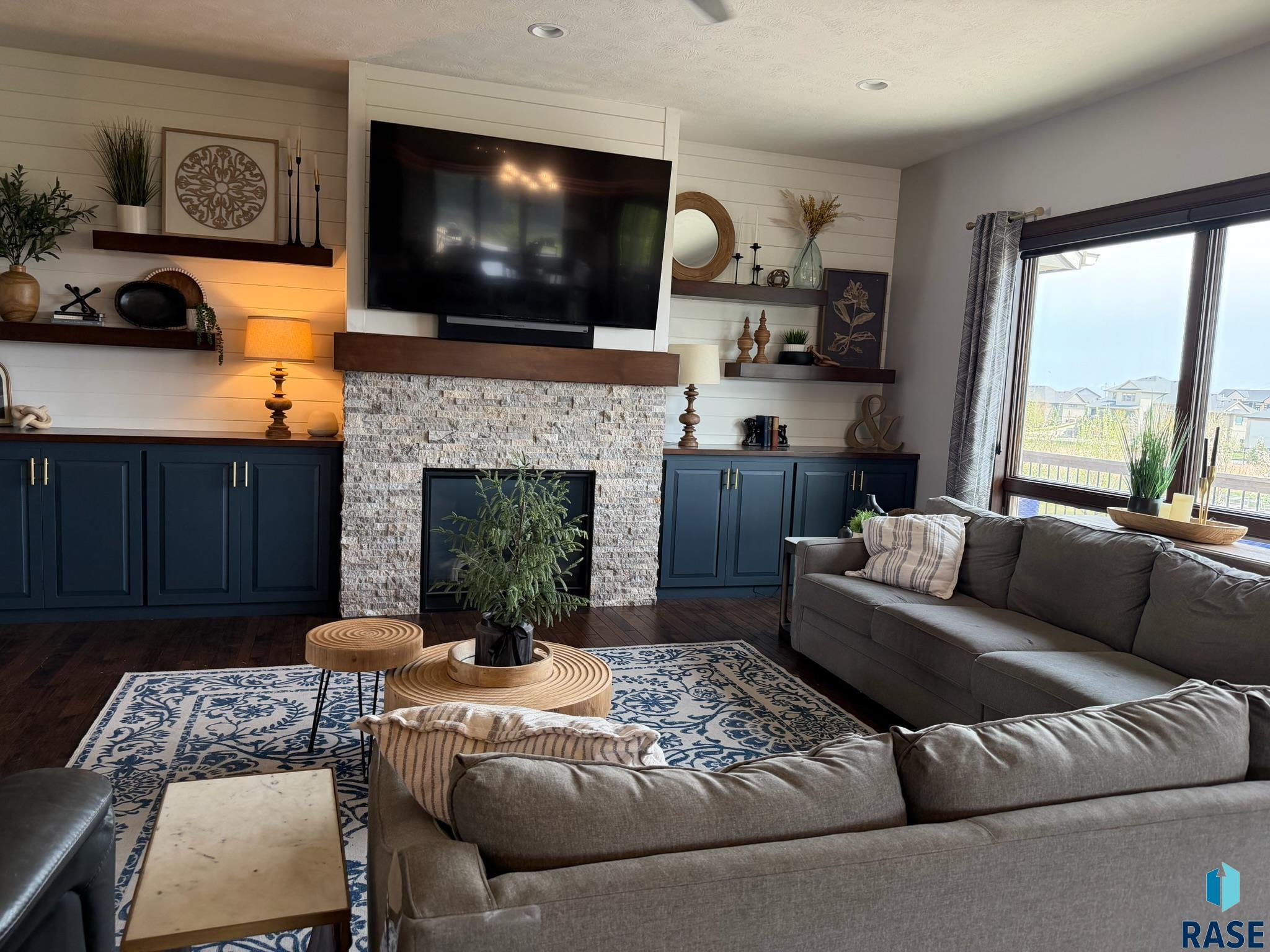 2709 W 90th St Street