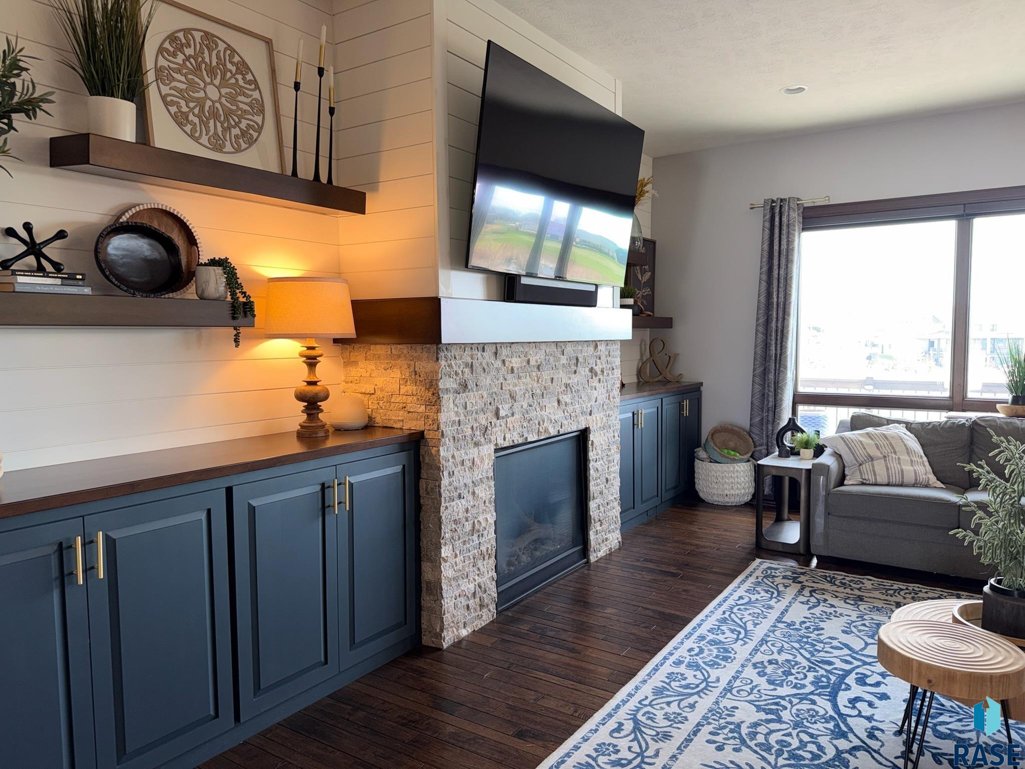 2709 W 90th St Street