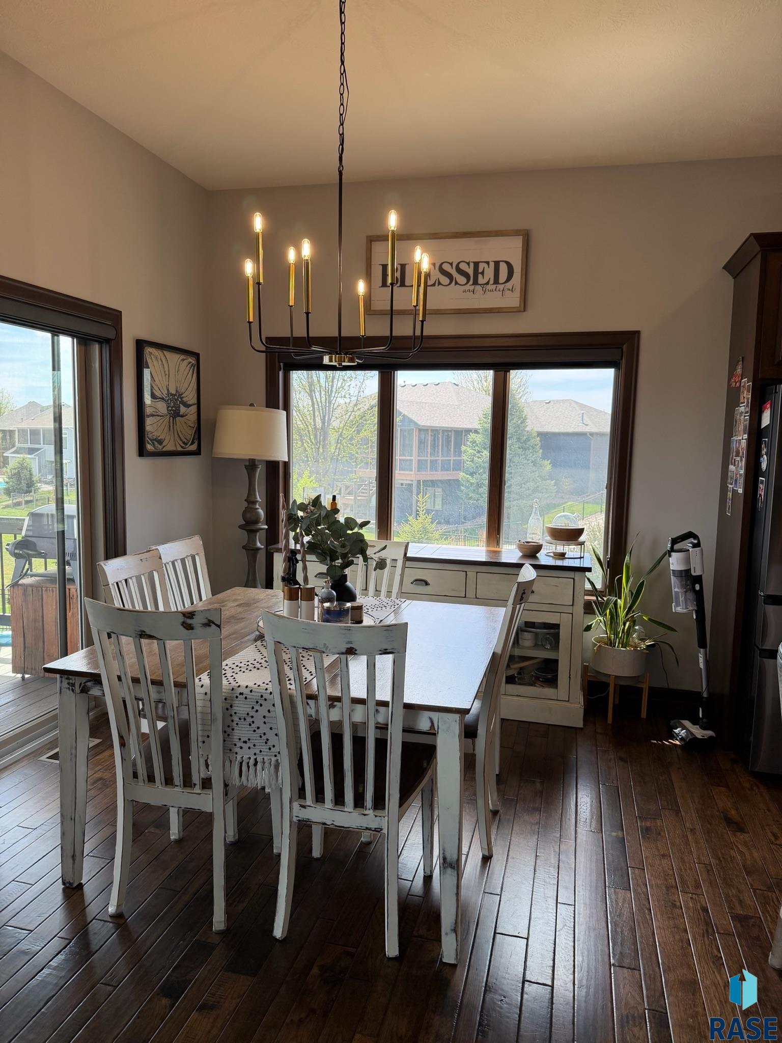 2709 W 90th St Street