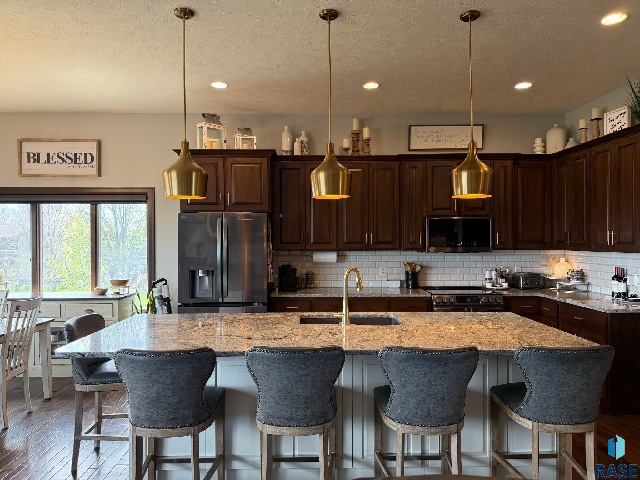 2709 W 90th St Street