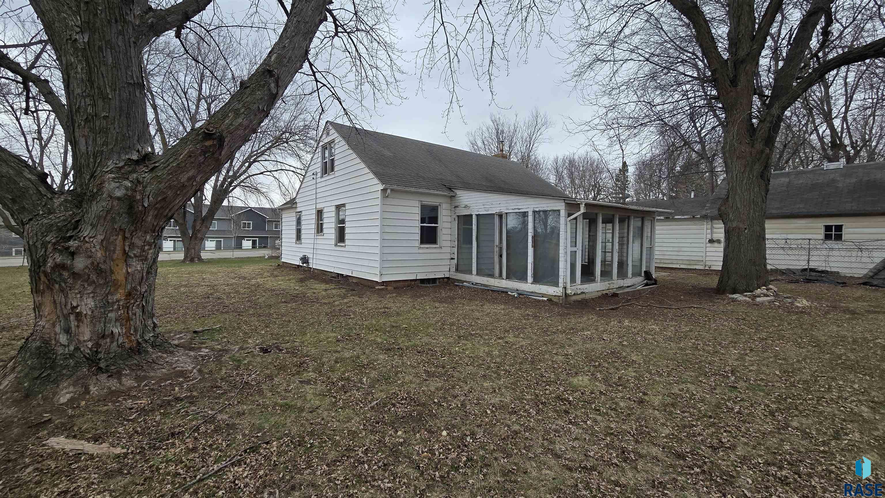 813 Sycamore Ave, Sioux Falls