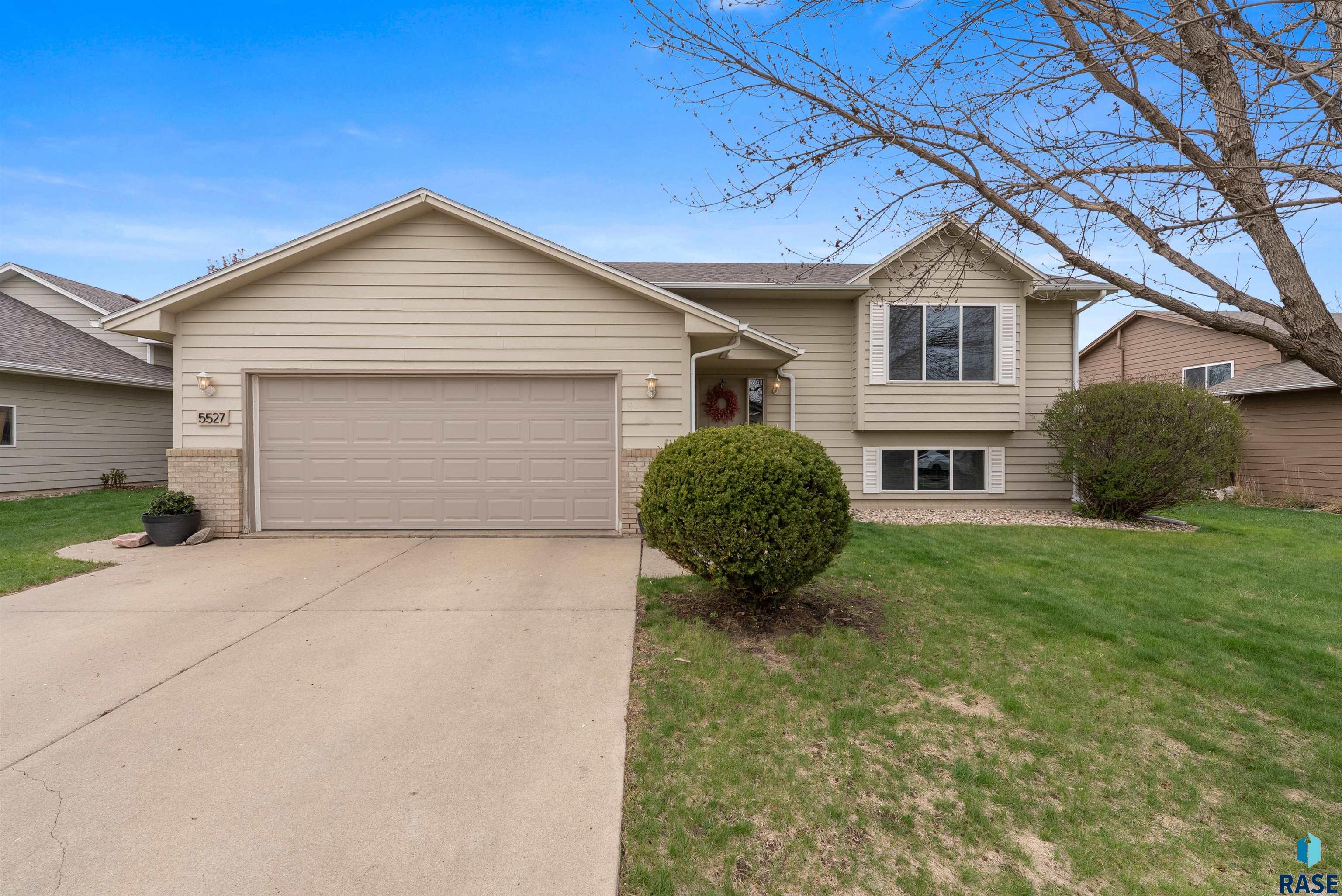 5527 S Wexford Ct Court