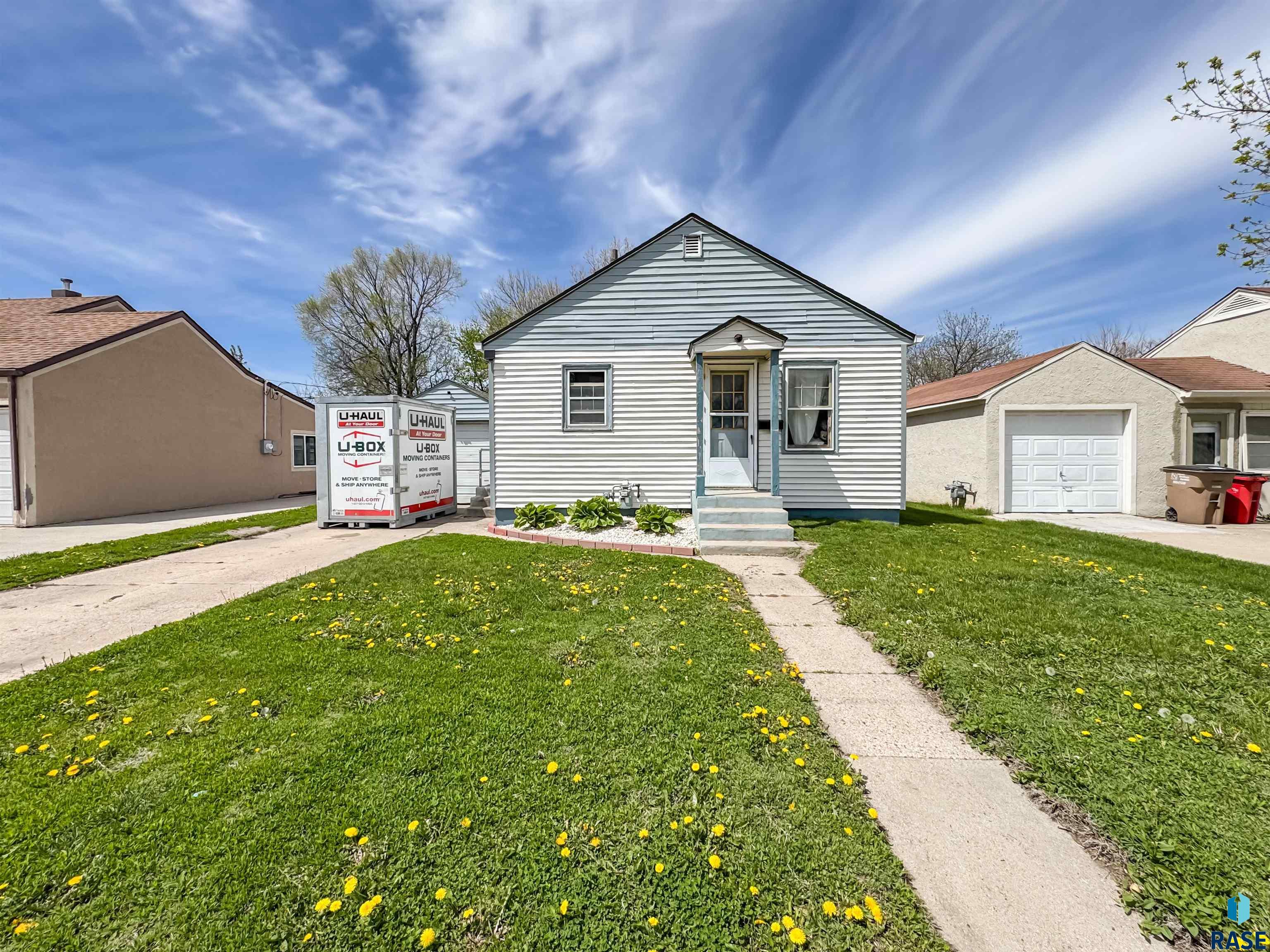 1013 N Kiwanis Ave Avenue