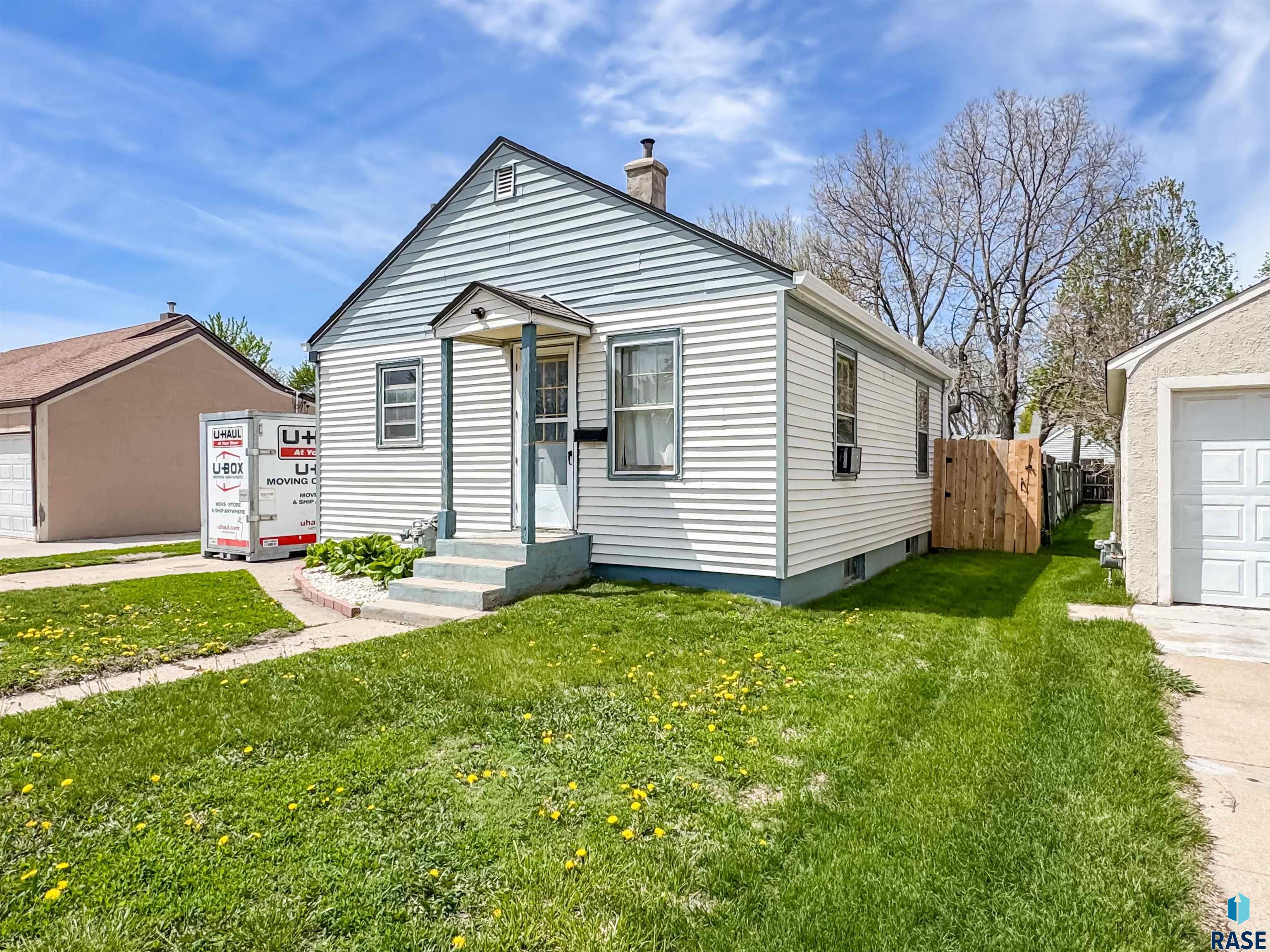 1013 N Kiwanis Ave Avenue