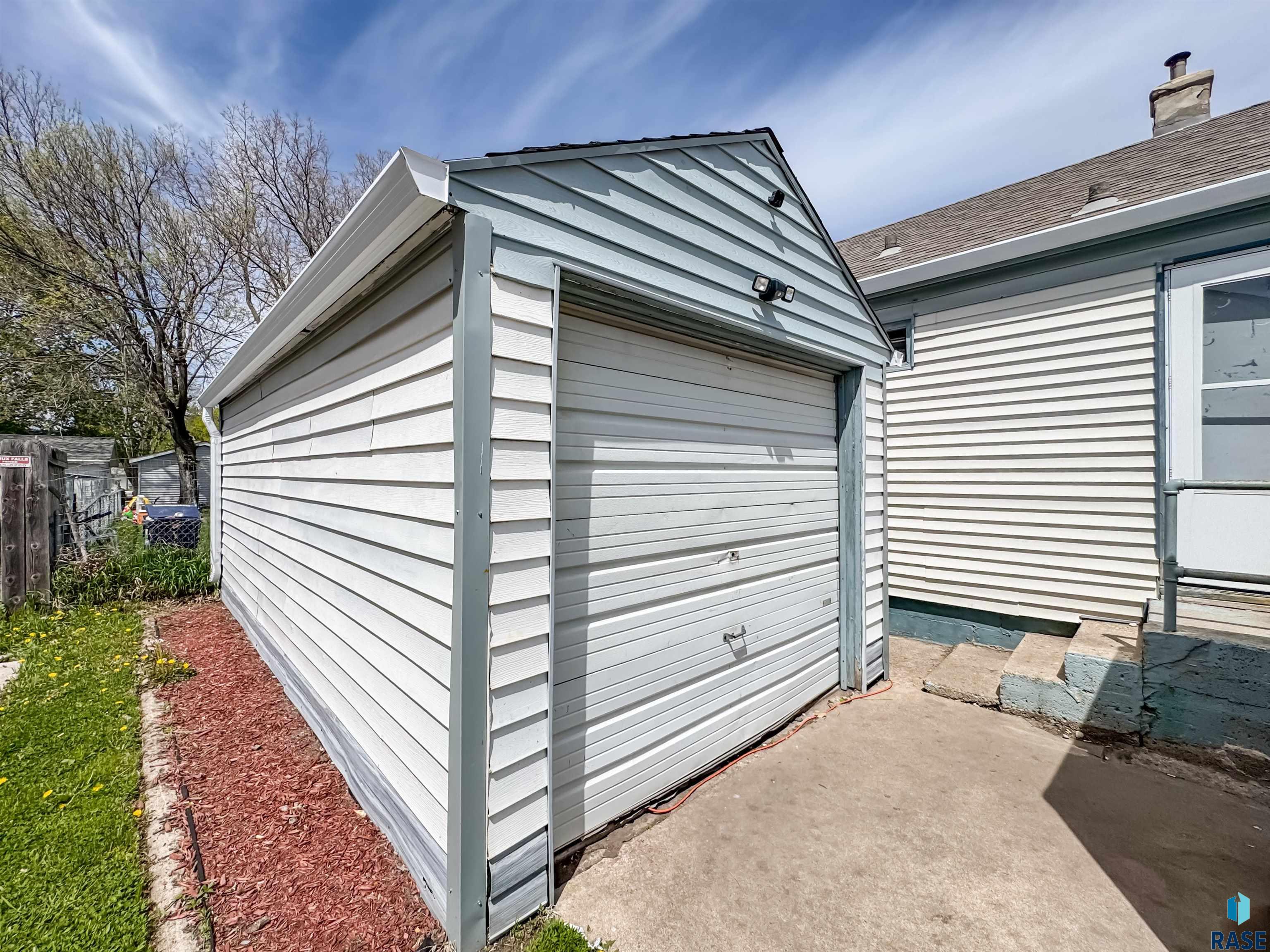1013 N Kiwanis Ave Avenue