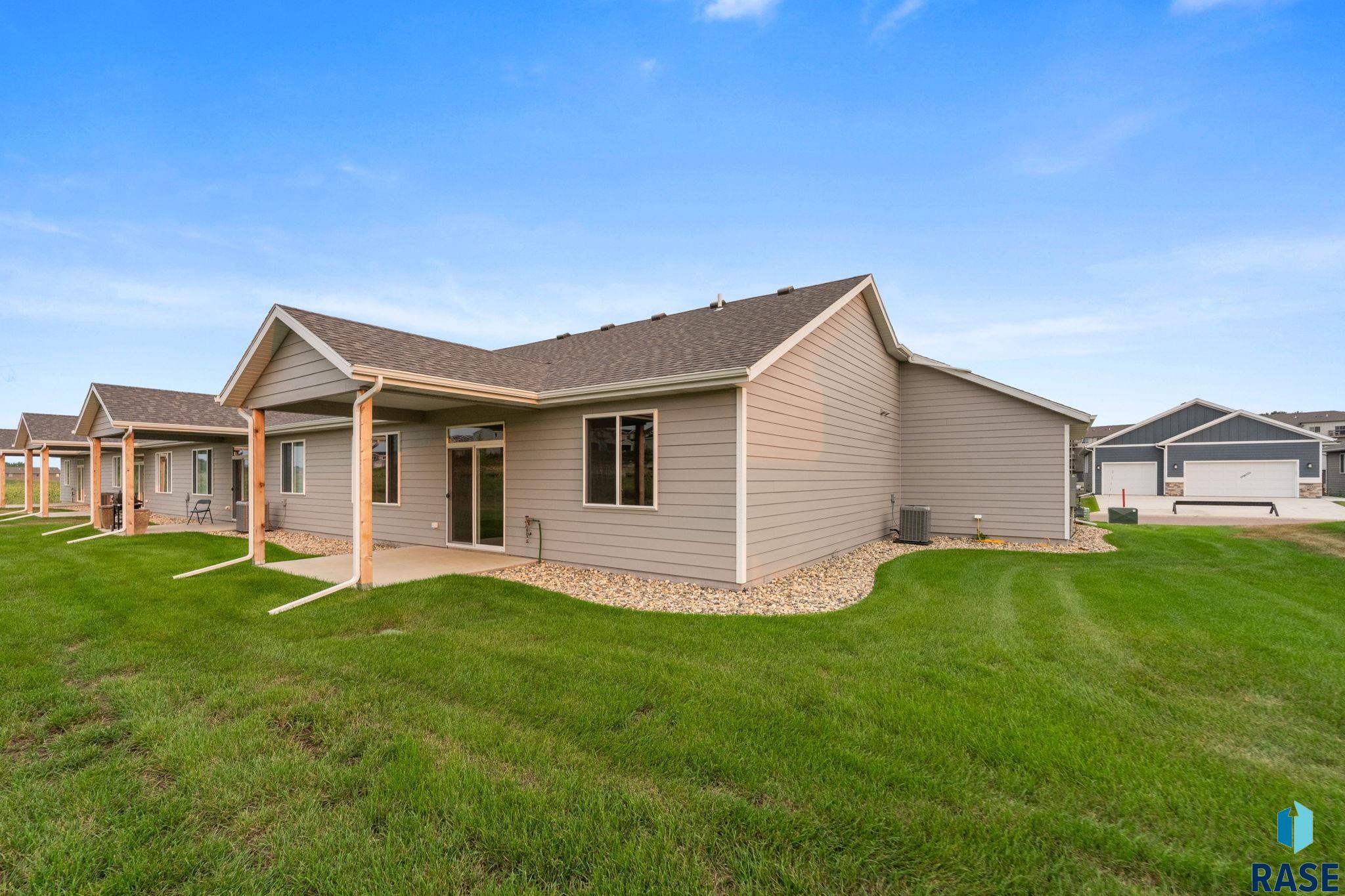7240 Waters Edge Pl, Sioux Falls