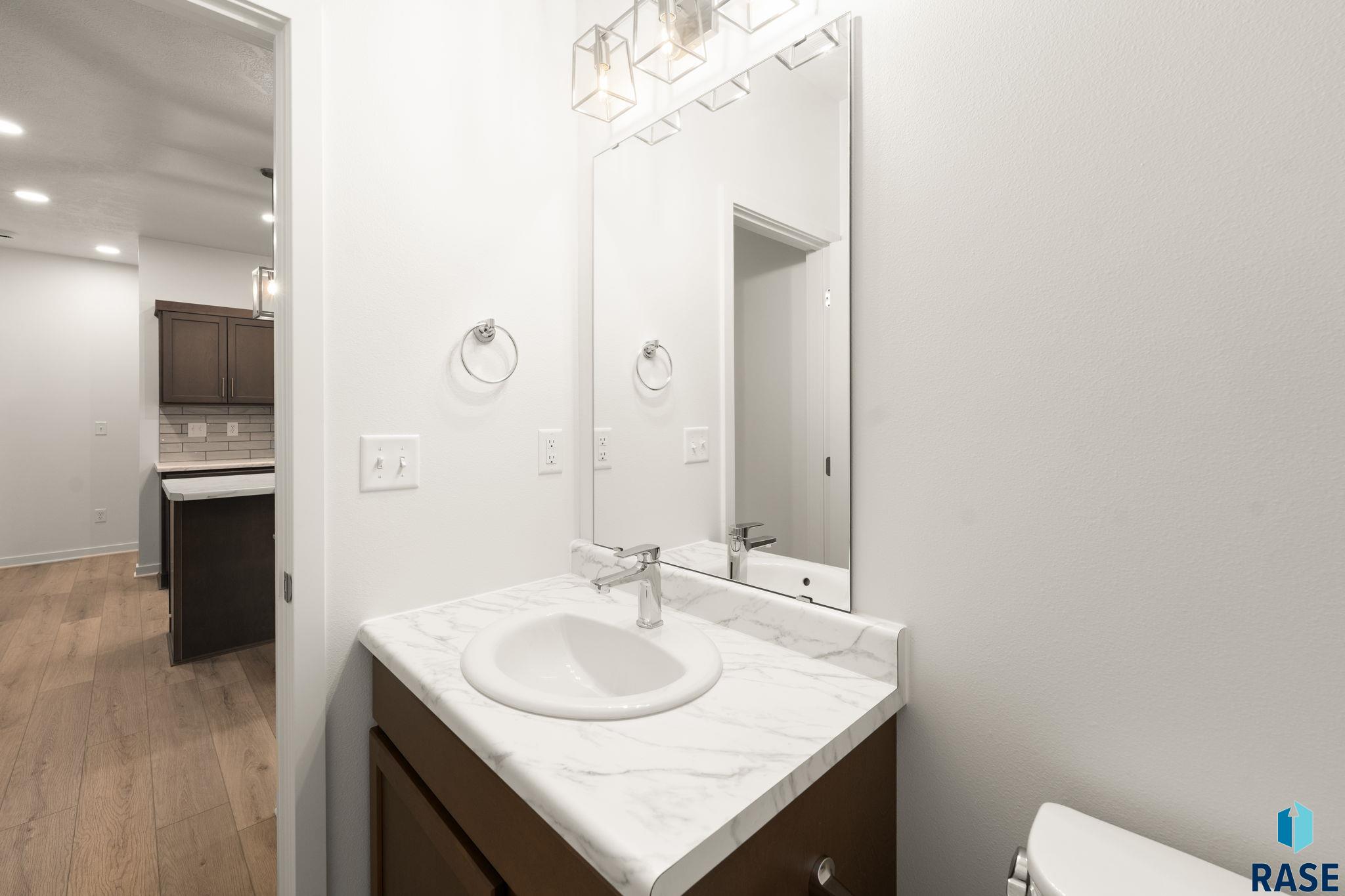 7240 Waters Edge Pl, Sioux Falls
