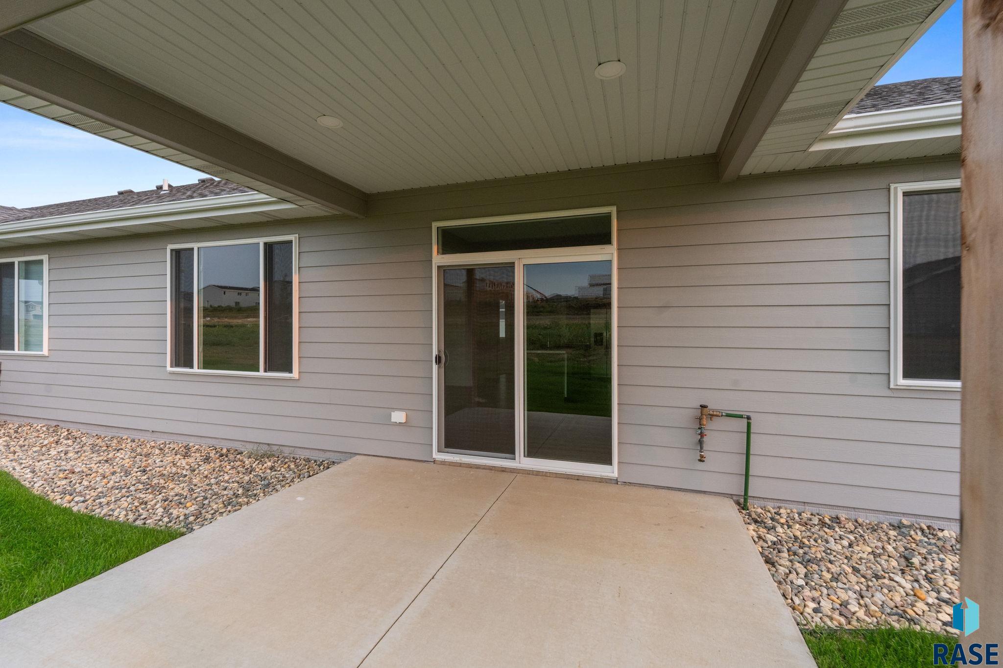 7240 Waters Edge Pl, Sioux Falls