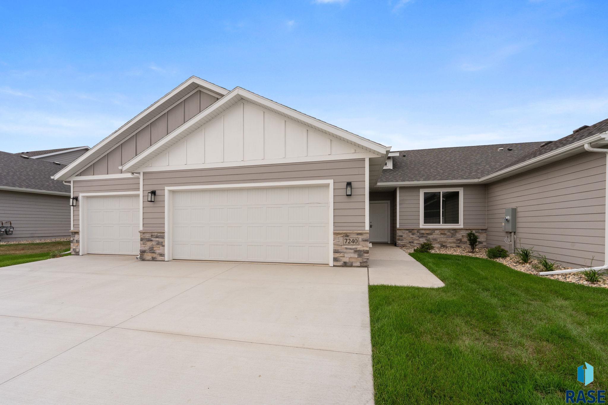 7240 Waters Edge Pl, Sioux Falls