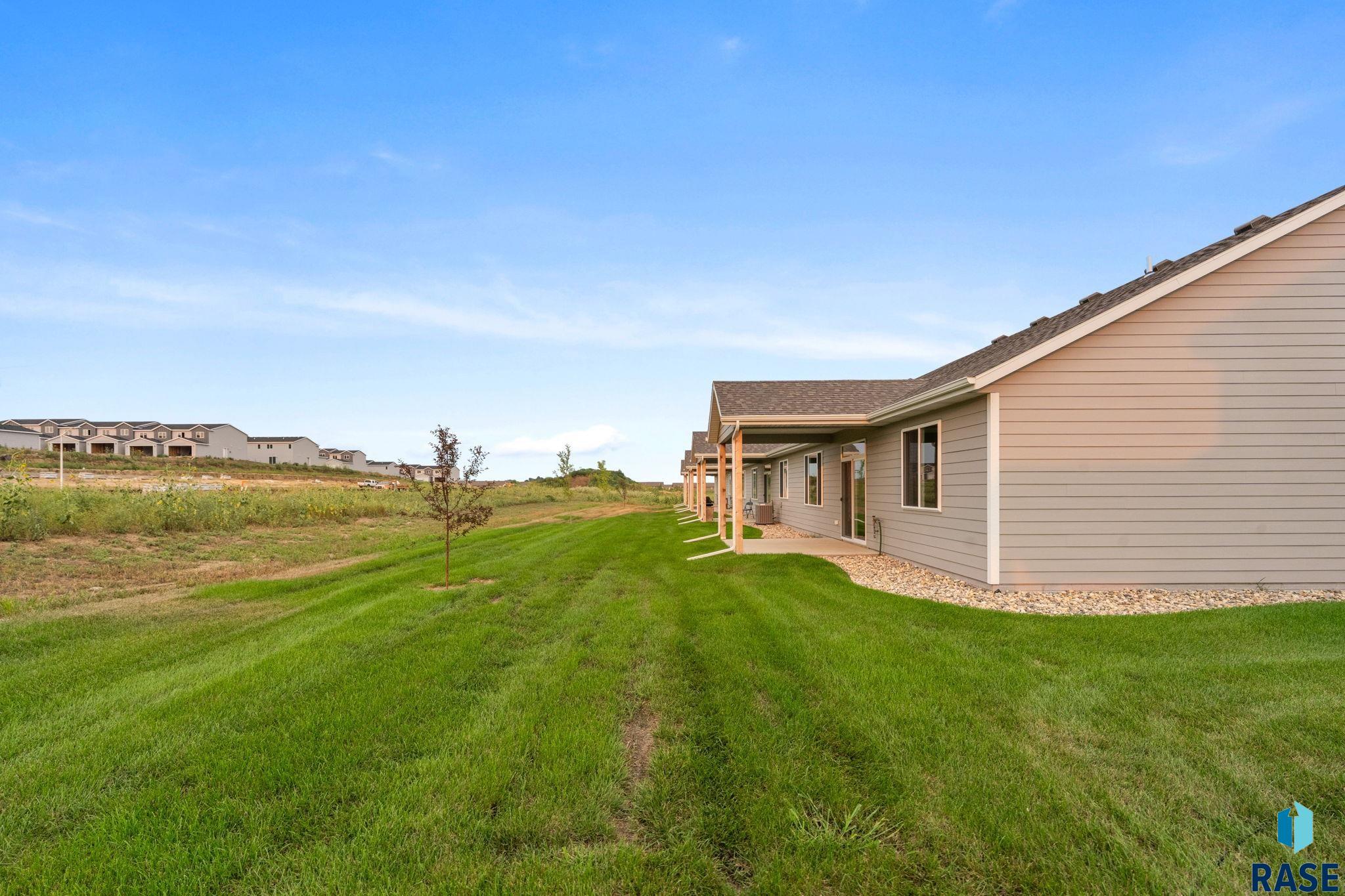 7240 Waters Edge Pl, Sioux Falls