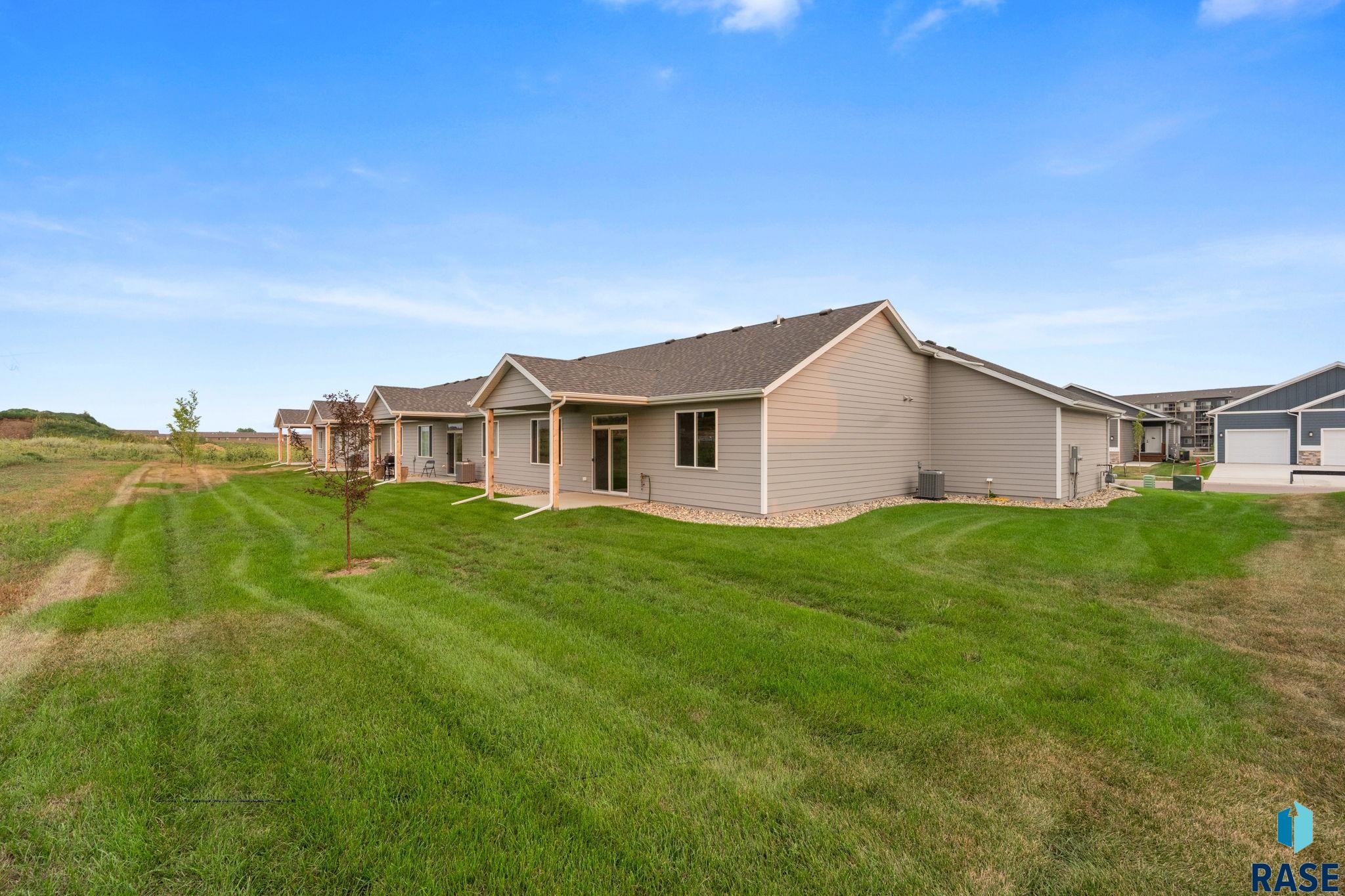 7240 Waters Edge Pl, Sioux Falls