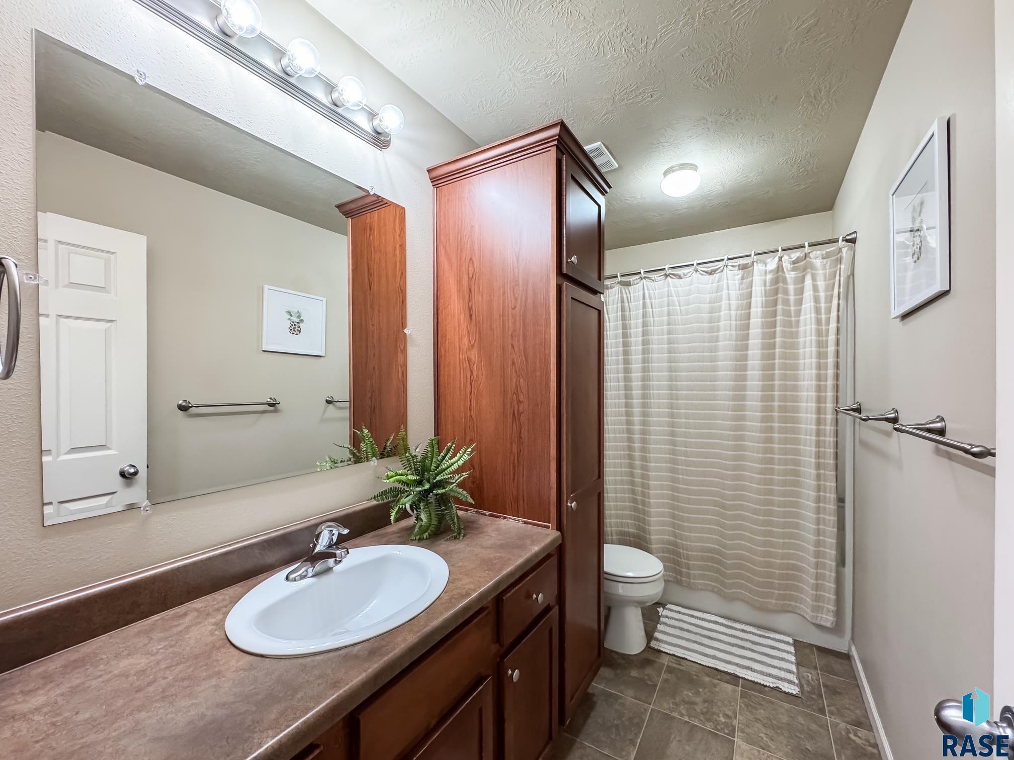 1324 W Meadowbrook Trl Trail