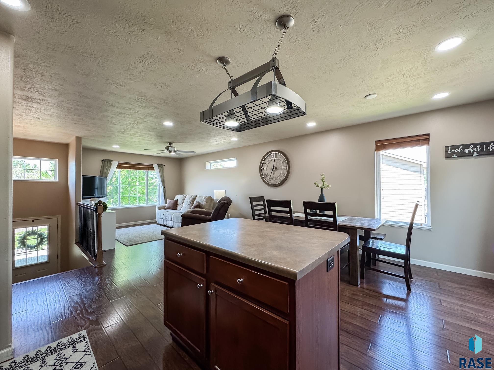 1324 W Meadowbrook Trl Trail