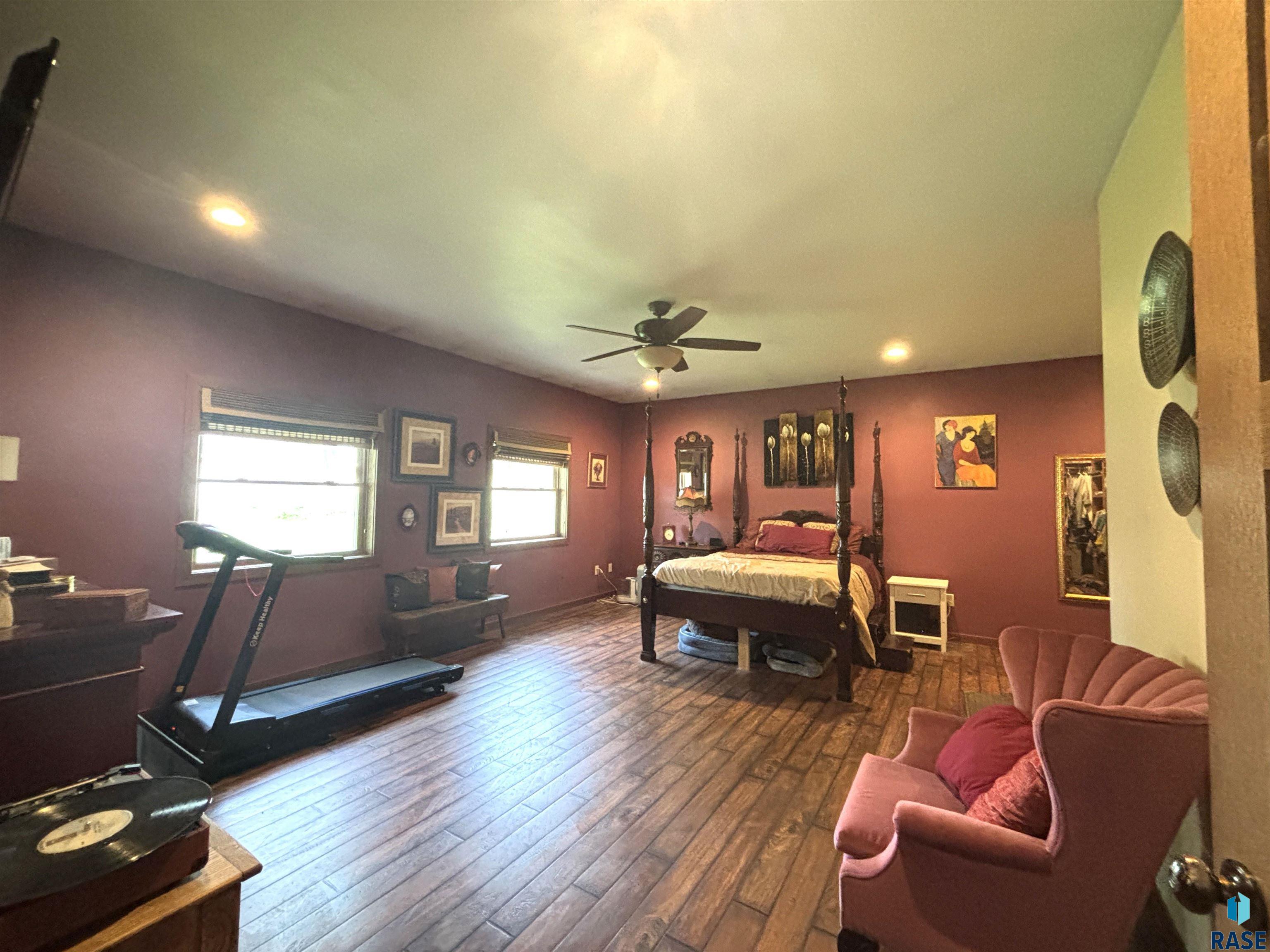 324 2nd St Sw Street SW