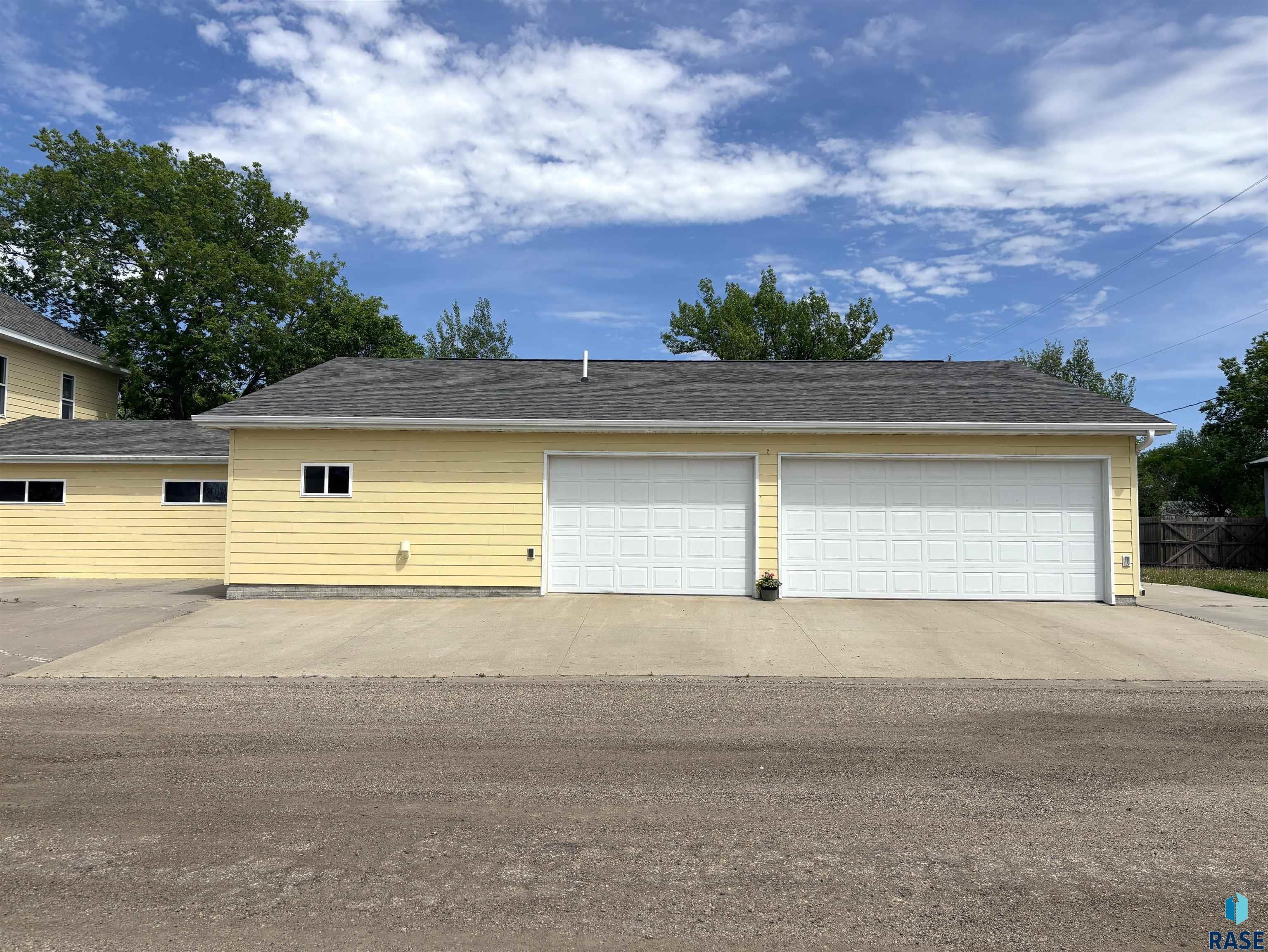 324 2nd St Sw Street SW