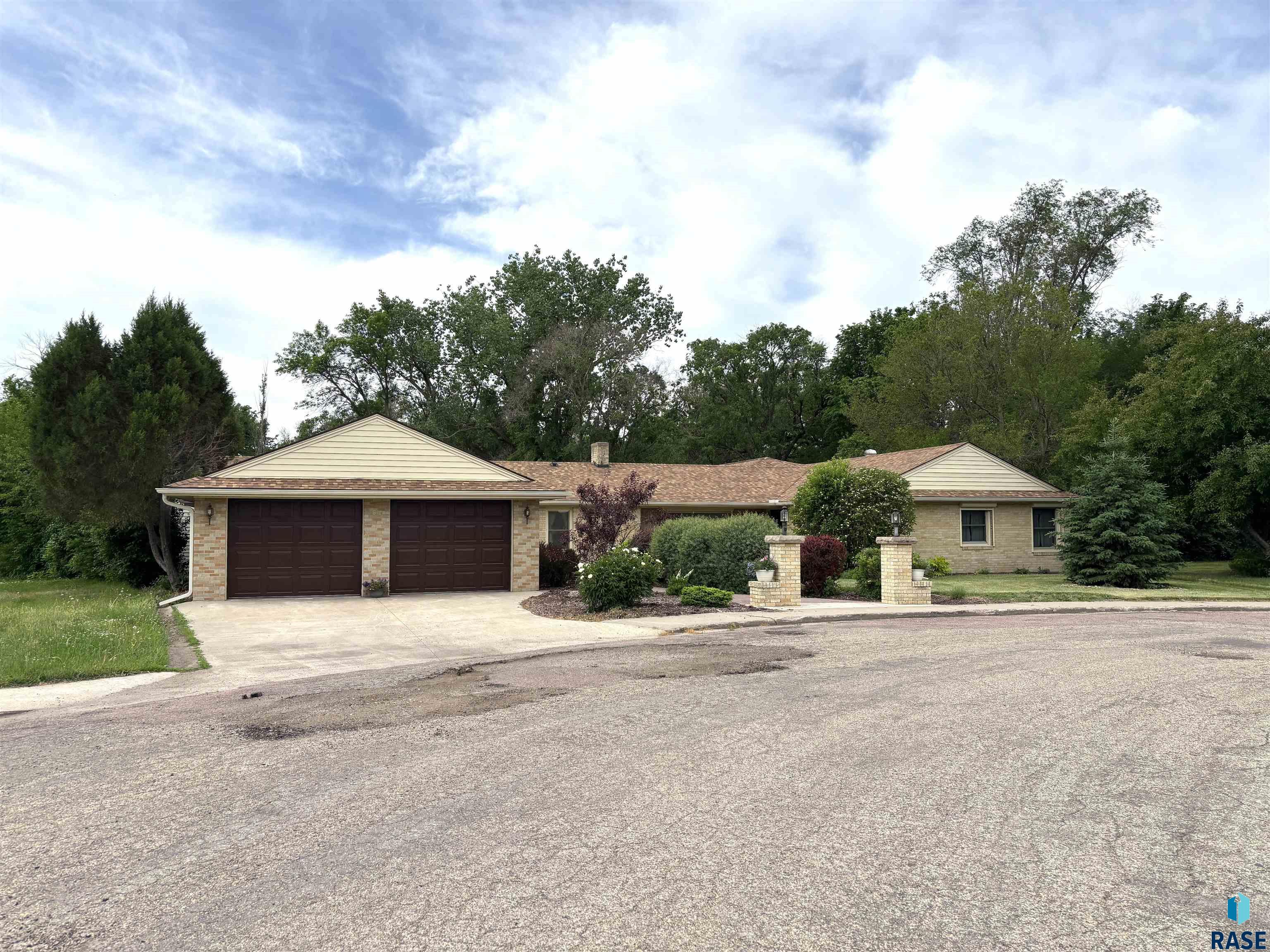 316 E 5th St Street