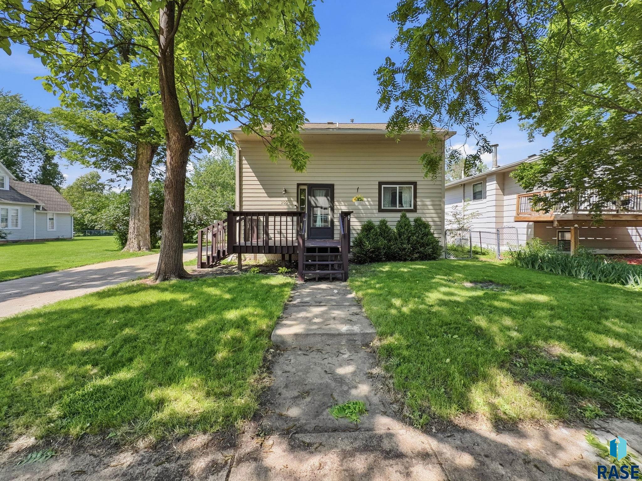 200 W Lotta St, Sioux Falls