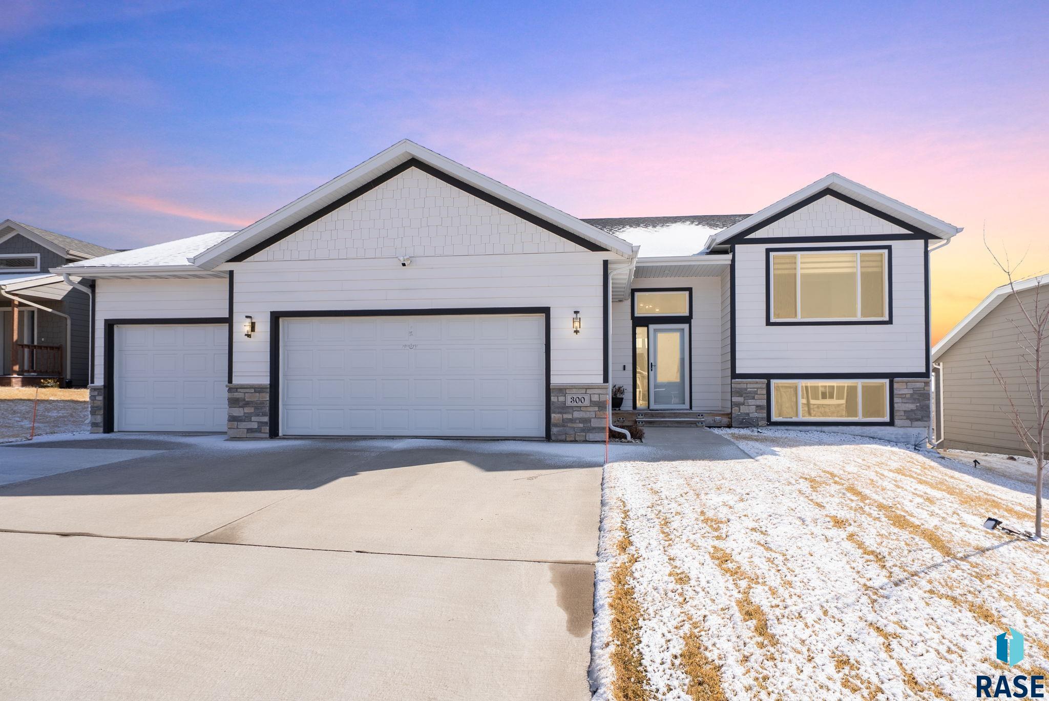 300 S Tumble Creek Ave, Sioux Falls