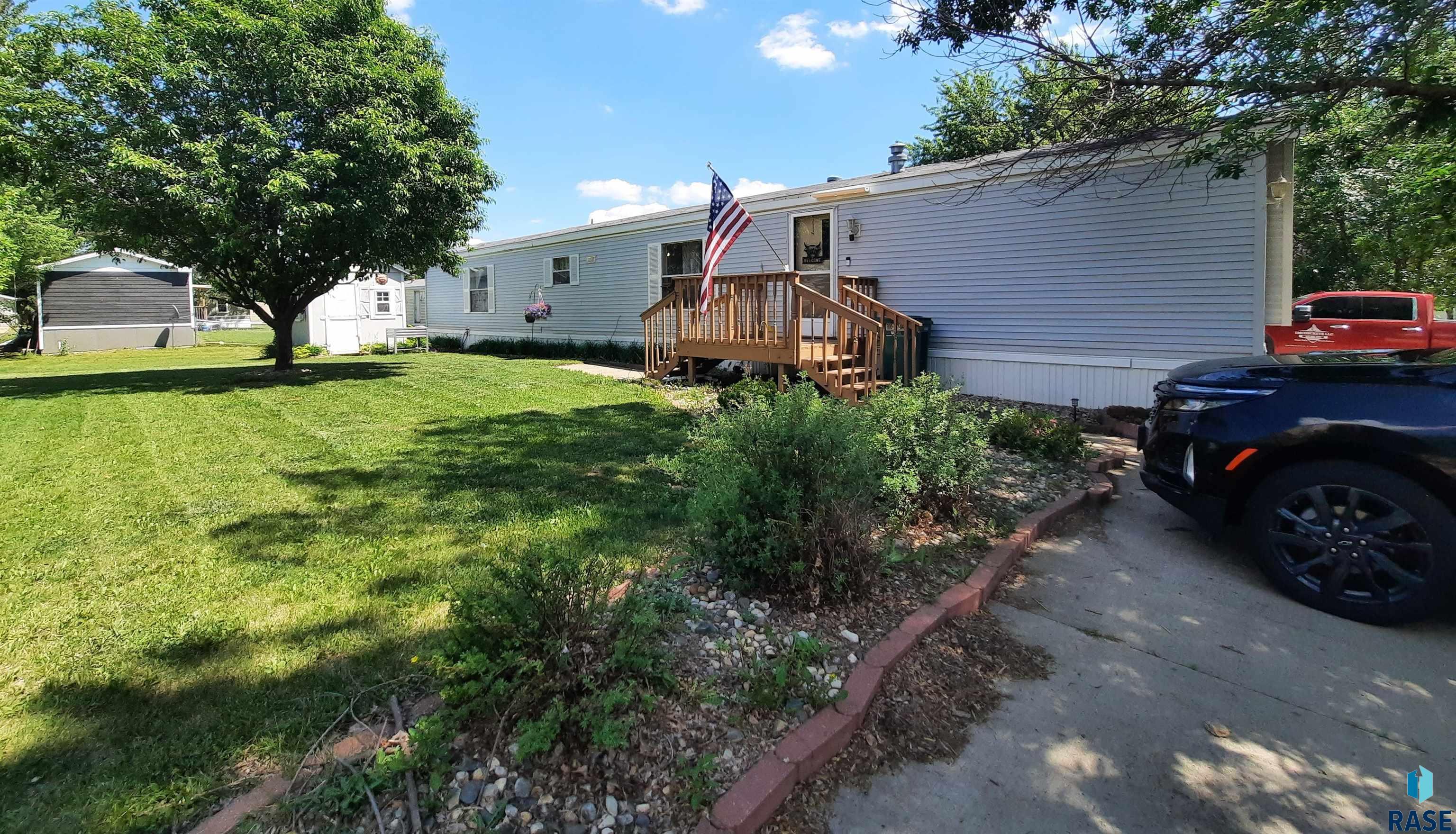 912 N Doland Pl, Sioux Falls