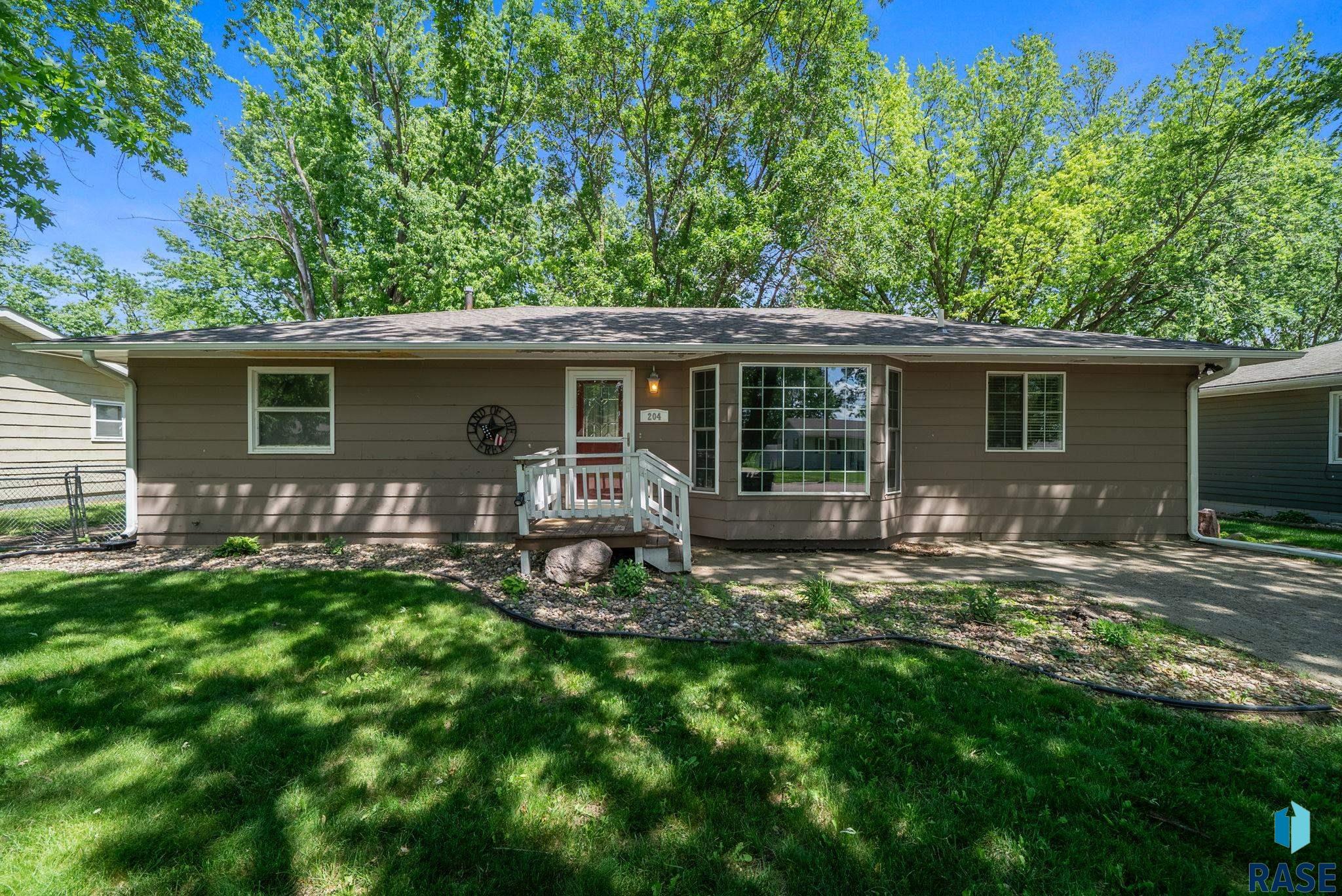 204 N Maple St, Viborg