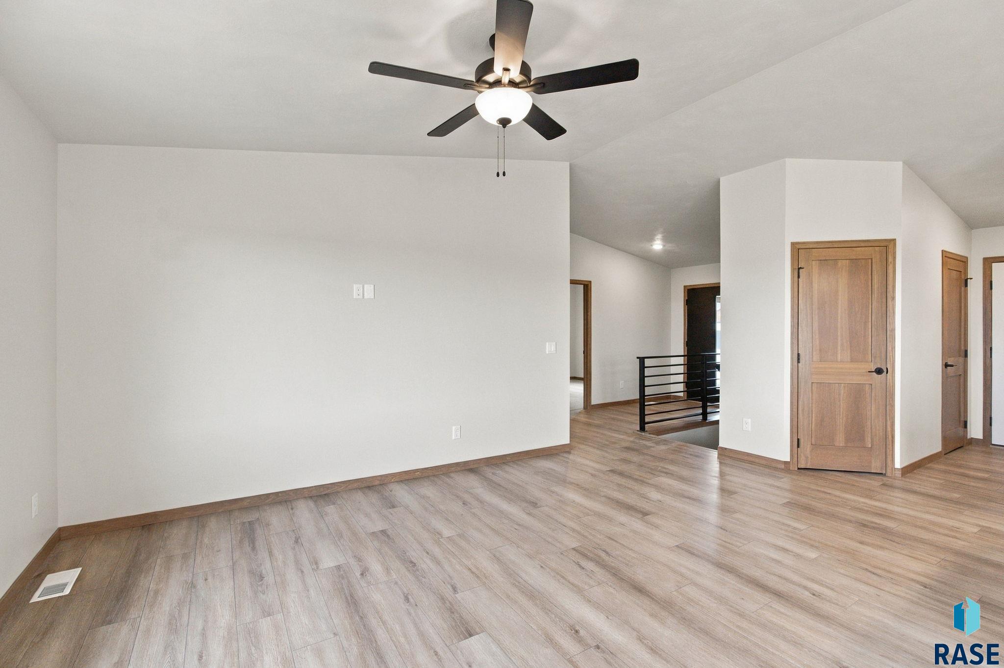 1709 Concord Dr, Sioux Falls