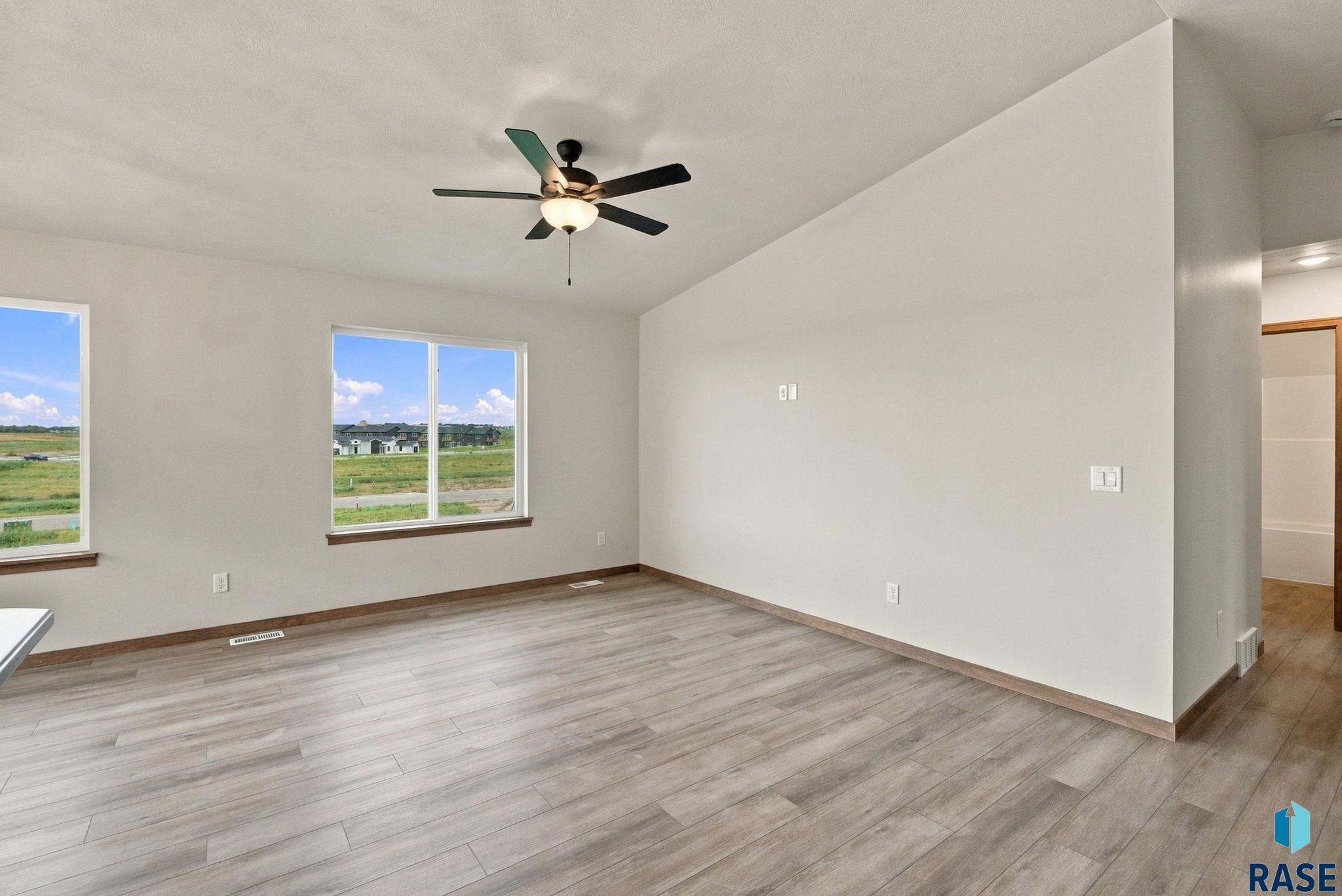 1709 Concord Dr, Sioux Falls