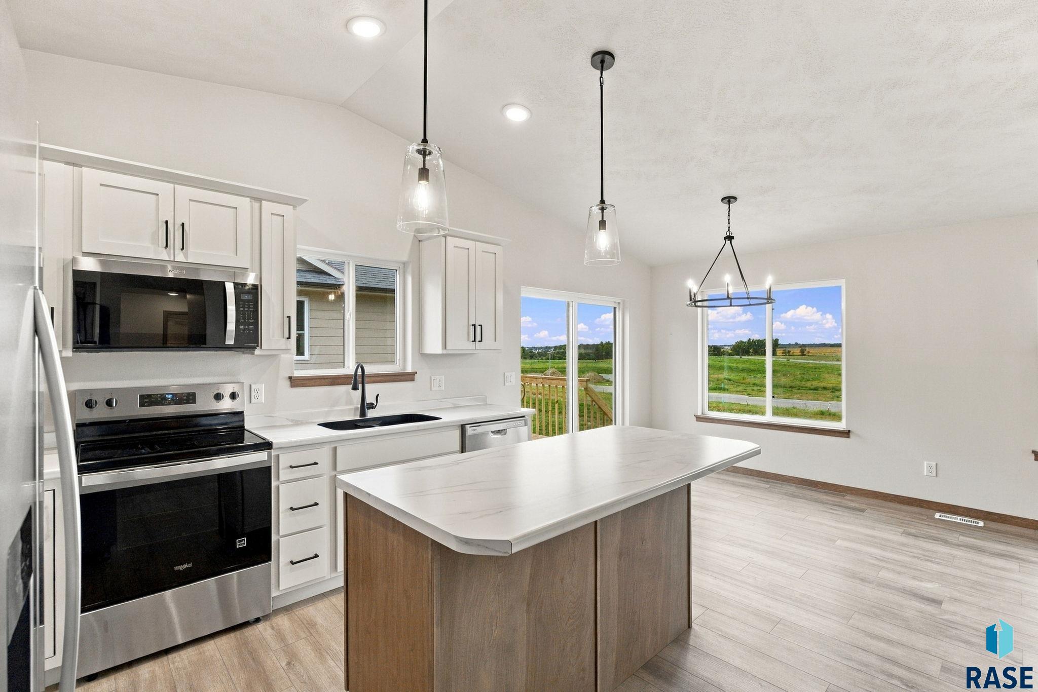 1709 Concord Dr, Sioux Falls