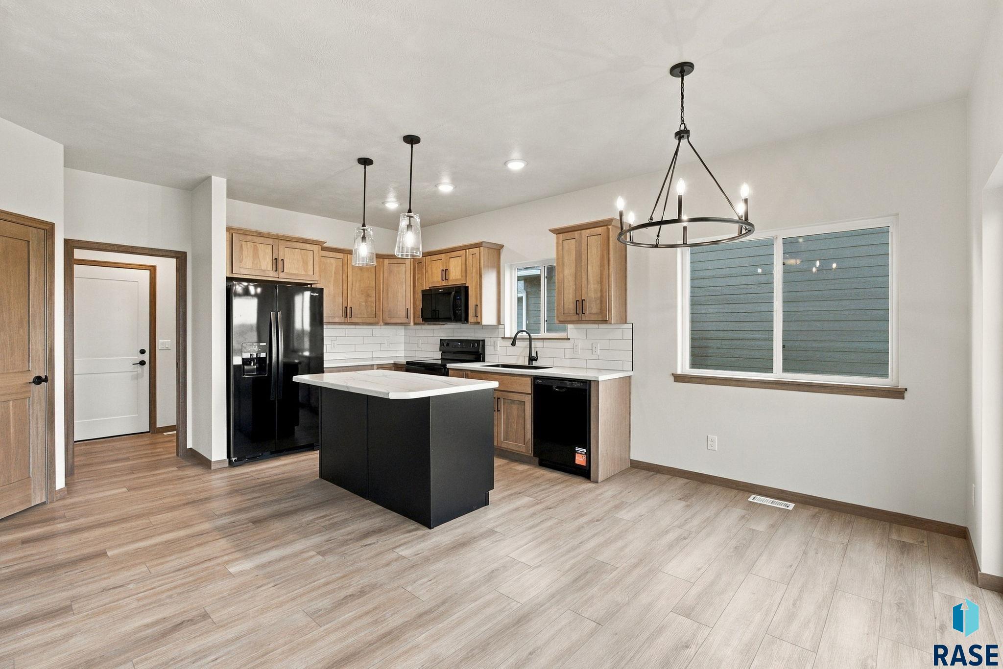 1713 Concord Dr, Sioux Falls