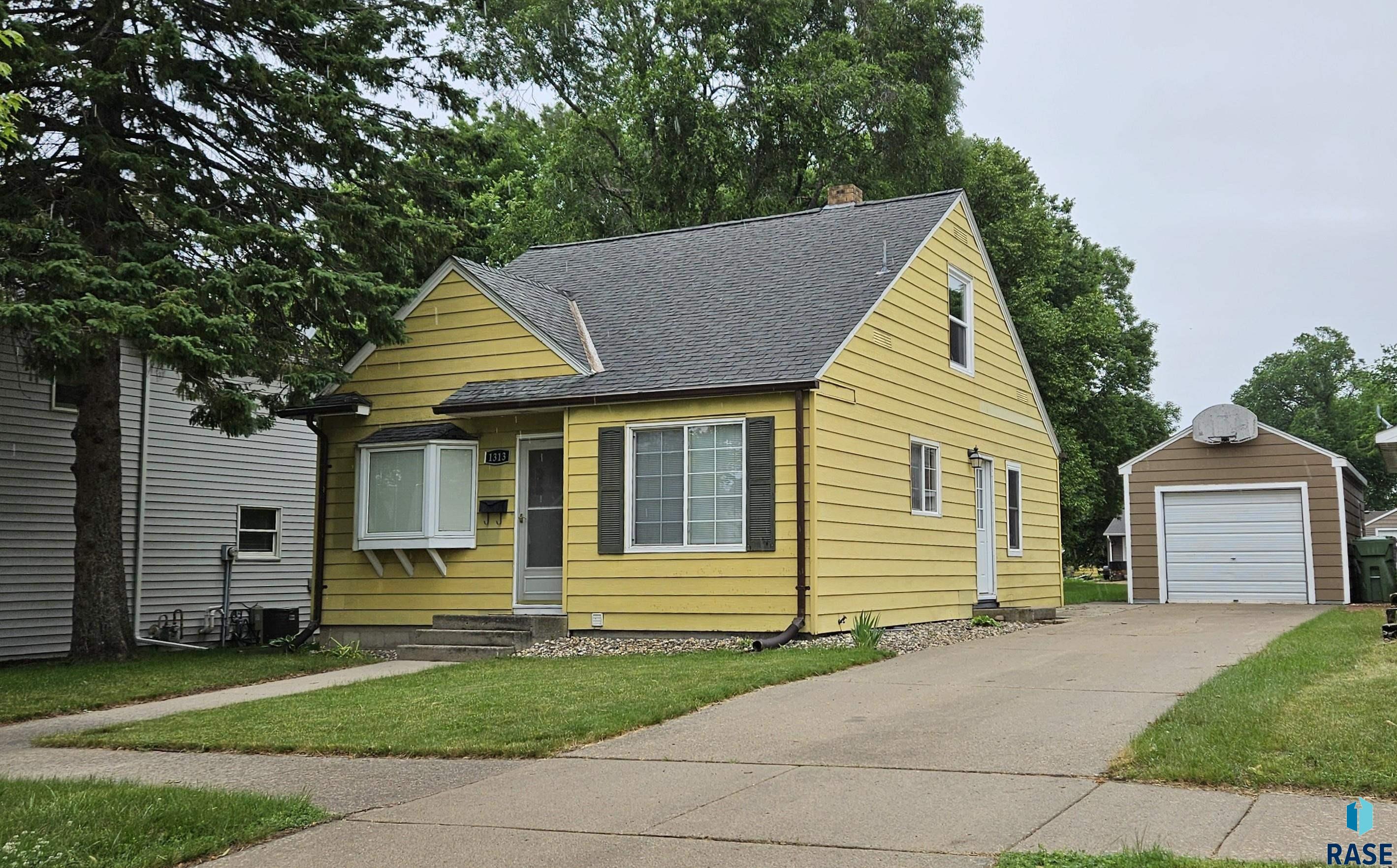 1313 2nd St, Brookings