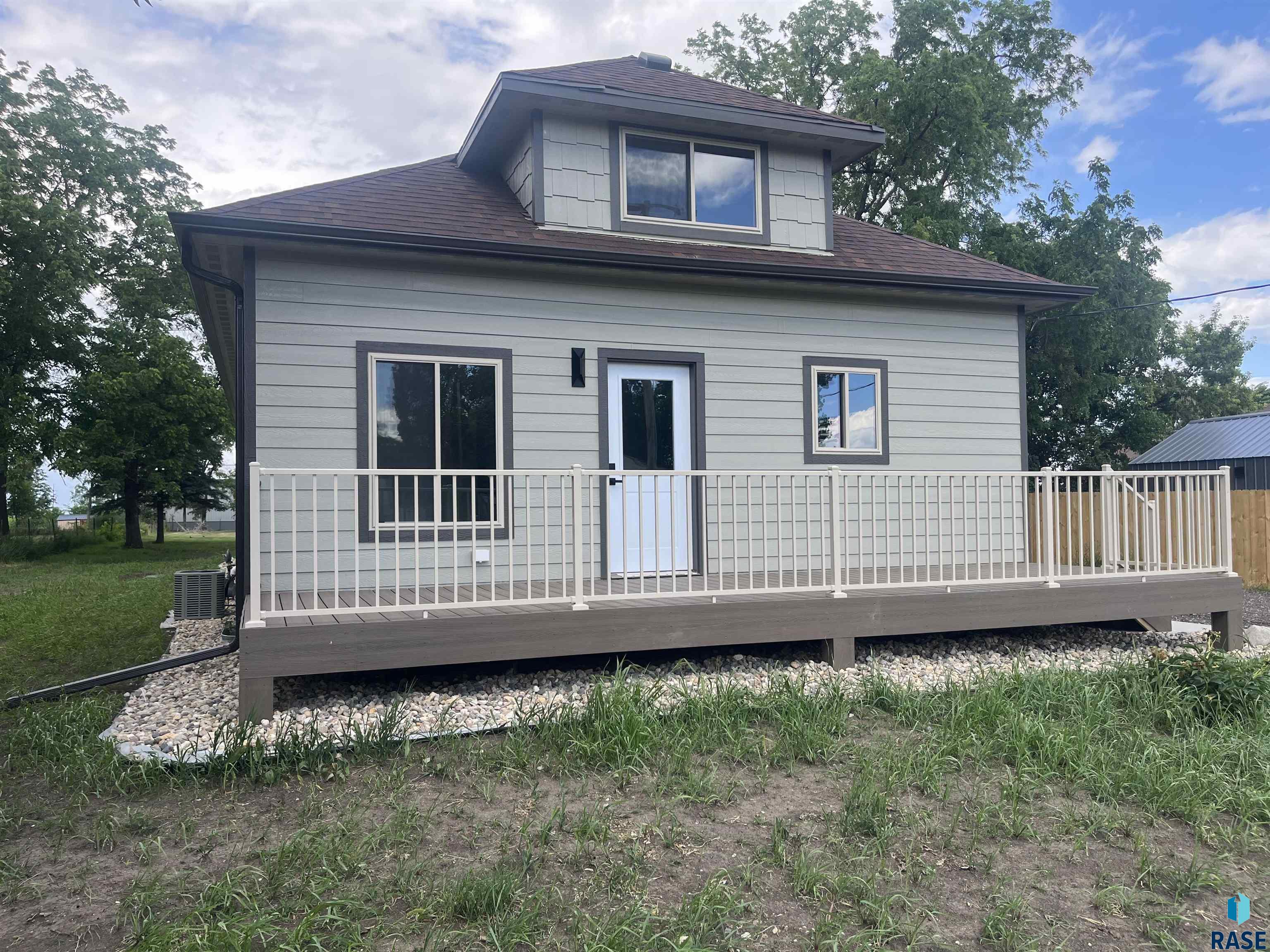 430 willow St, Canistota