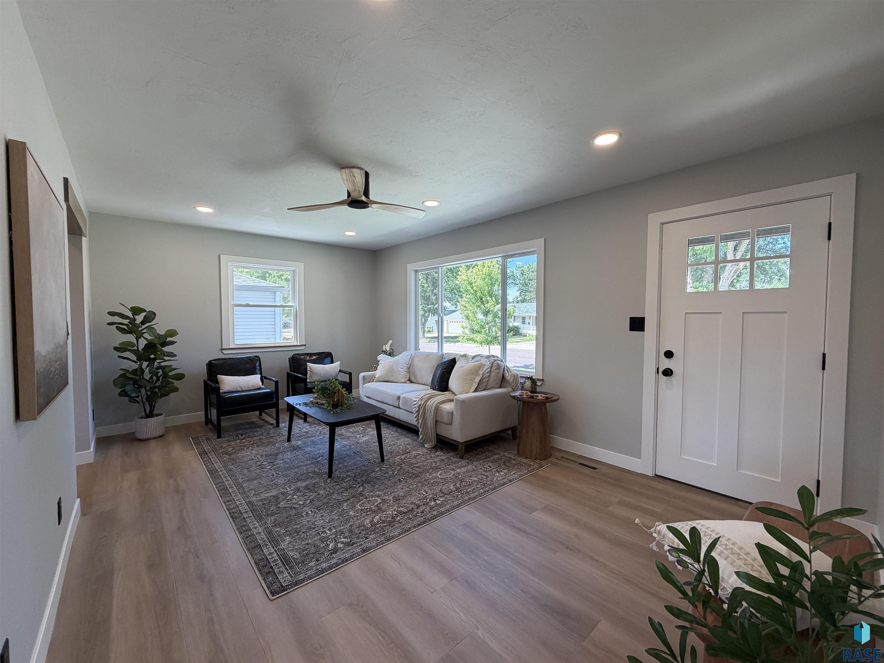 3016 S GLENDALE Ave, Sioux Falls