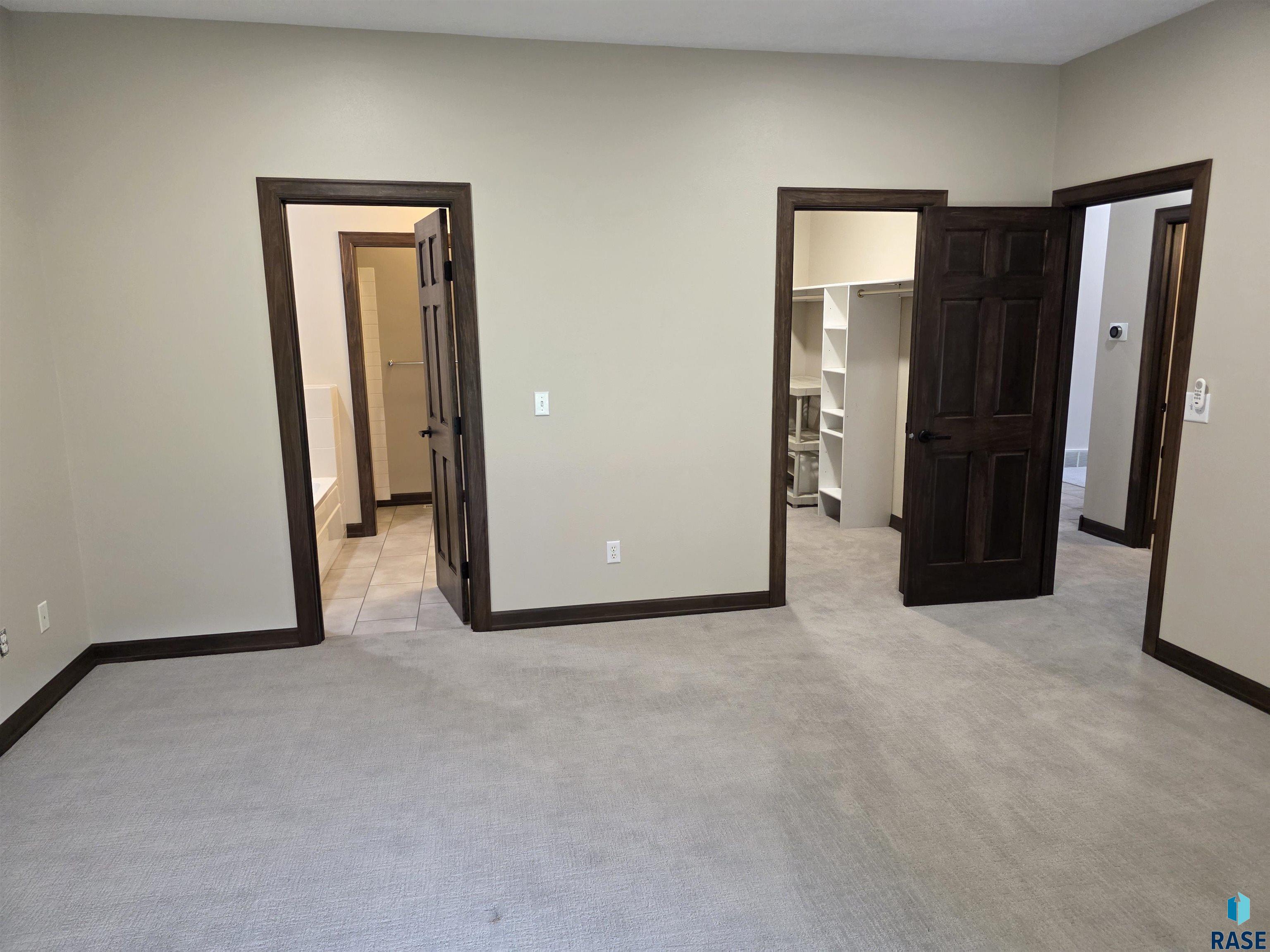 5113 St Andrews Cir, Sioux Falls