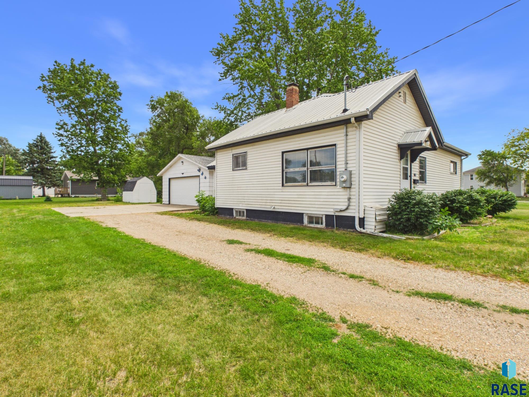 612 S Cedar St, Canton