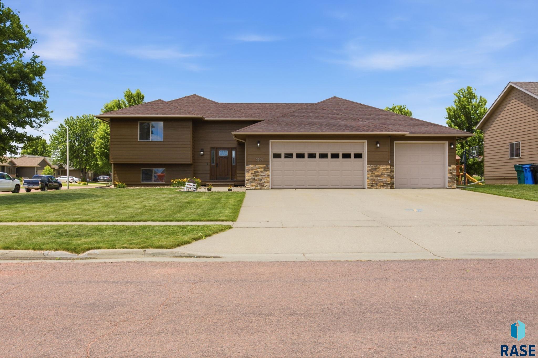 2301 N Devon Ave, Tea