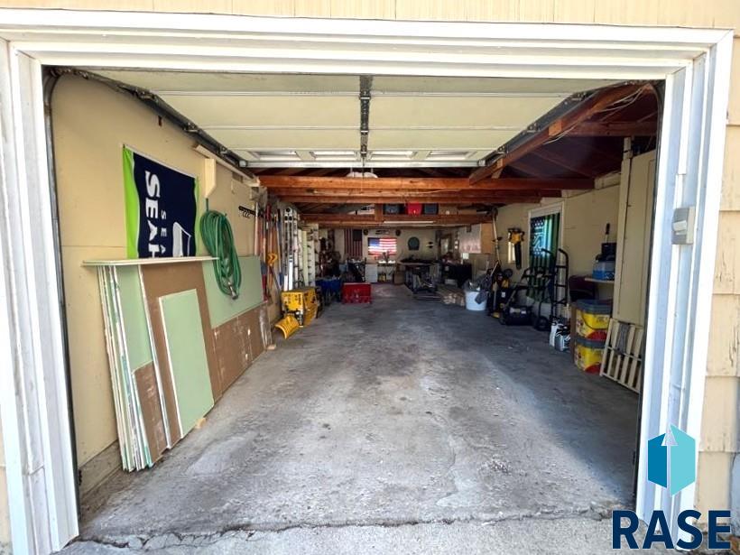 114 N Maple Ave Avenue