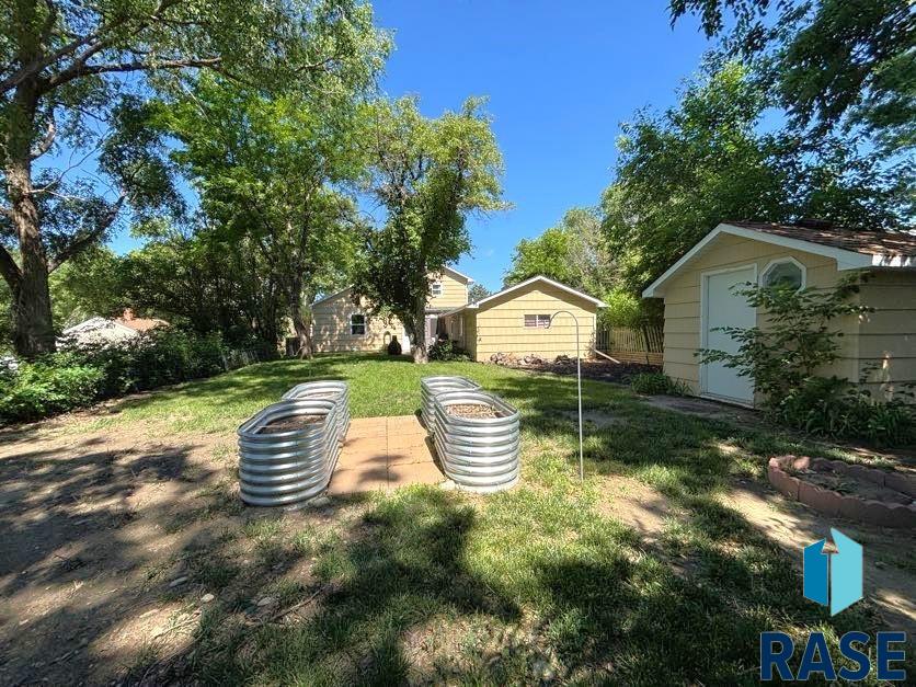 114 N Maple Ave Avenue