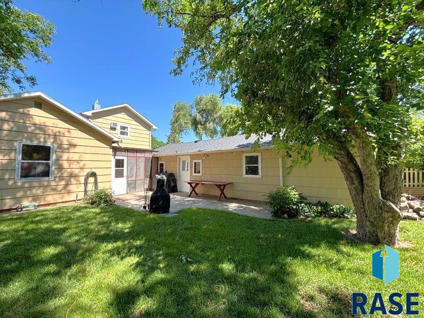 114 N Maple Ave Avenue