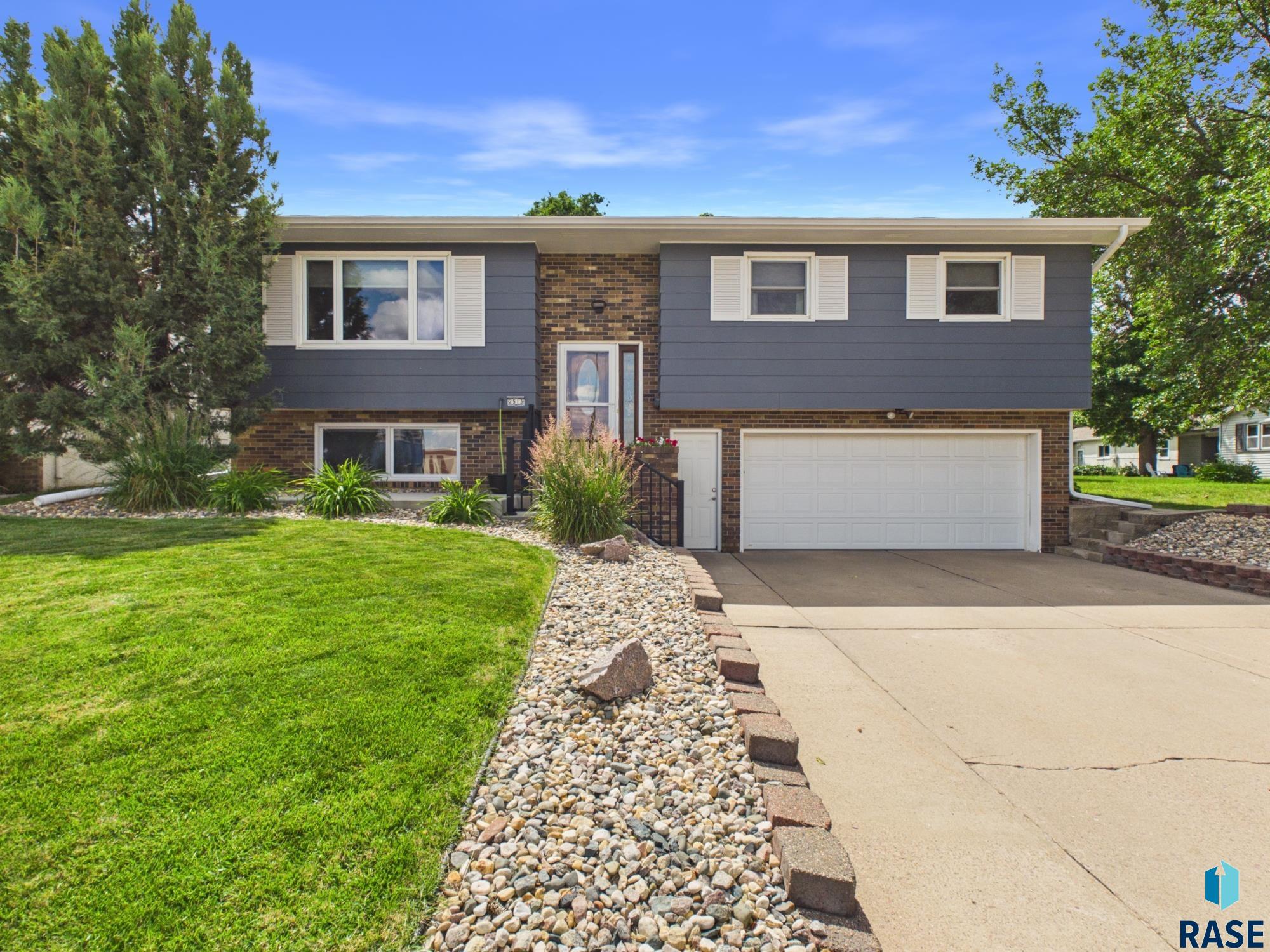 2513 S Lake Ave, Sioux Falls