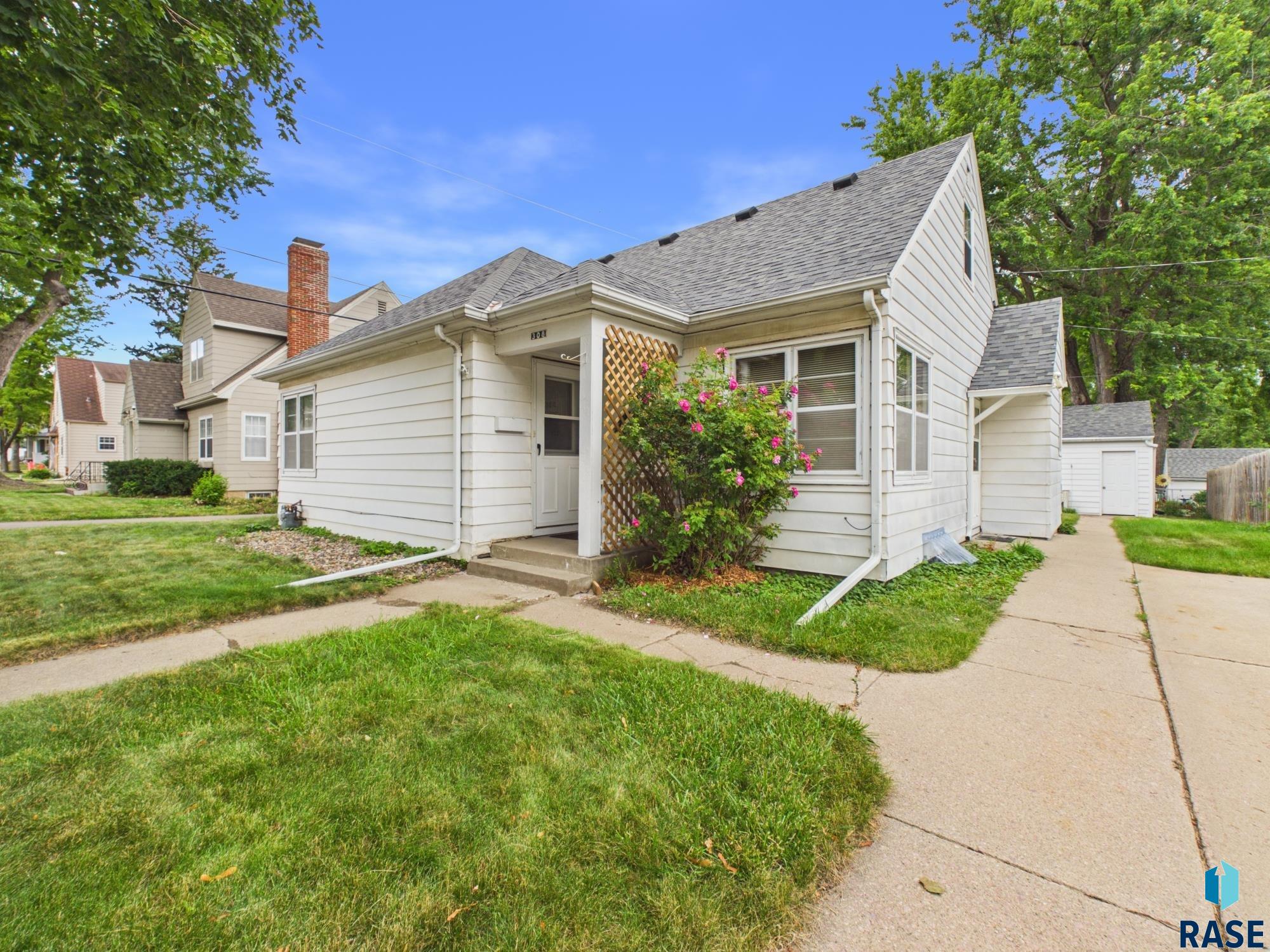 308 E 18th St, Sioux Falls