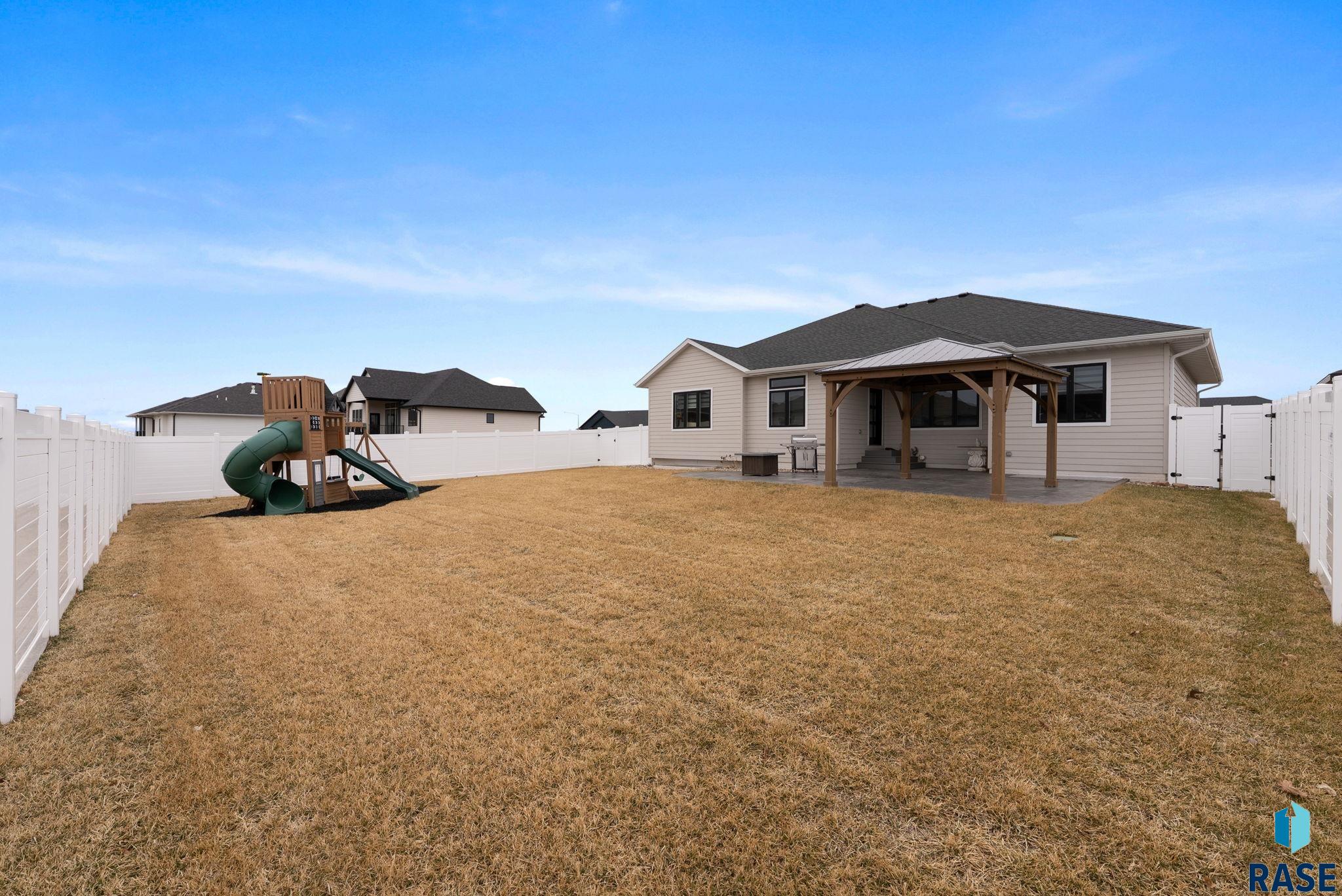 5504 E Morningside Cir Circle