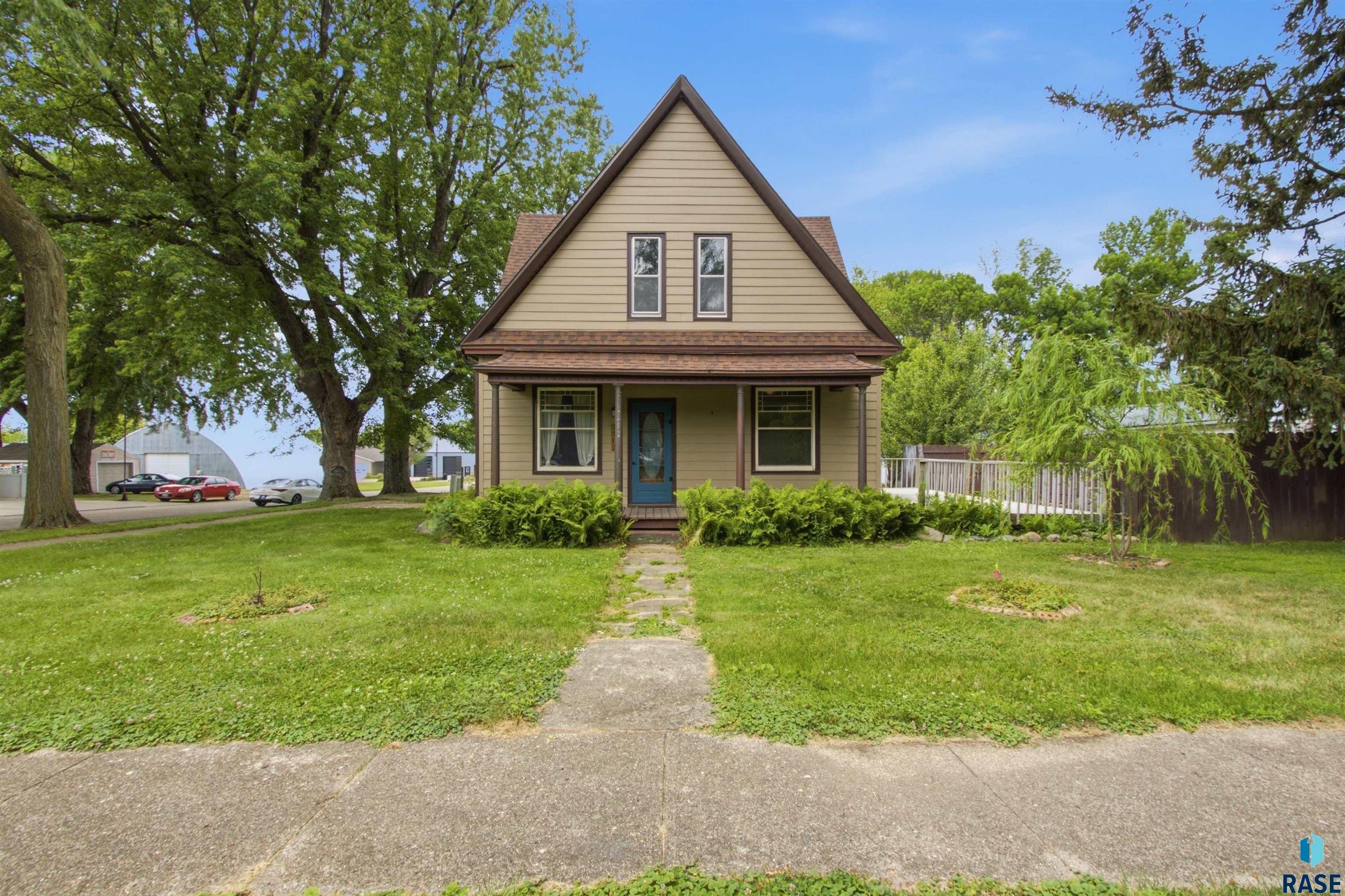 1101 Edgerly St, Larchwood