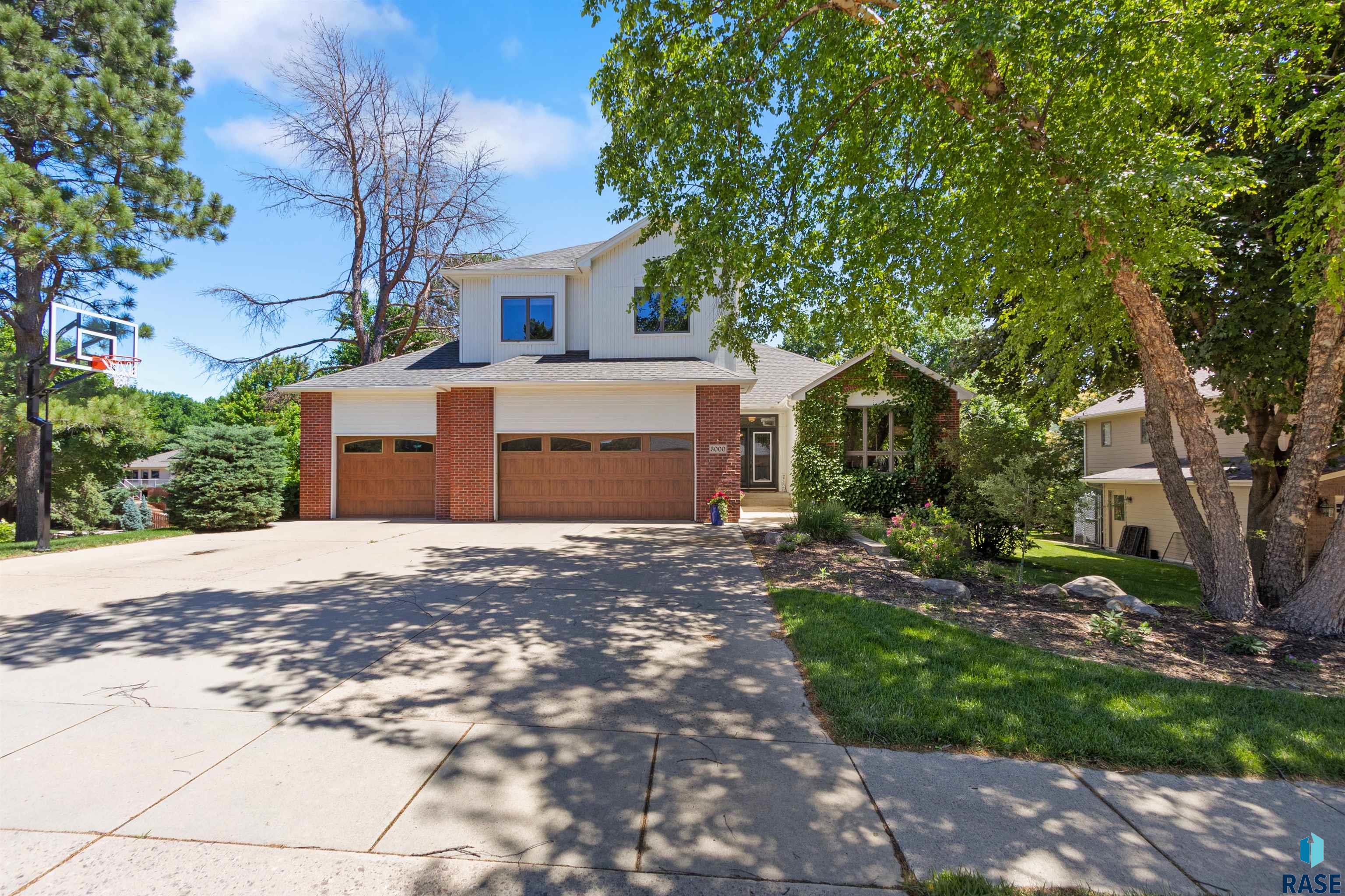 3000 S Amanda Ct, Sioux Falls