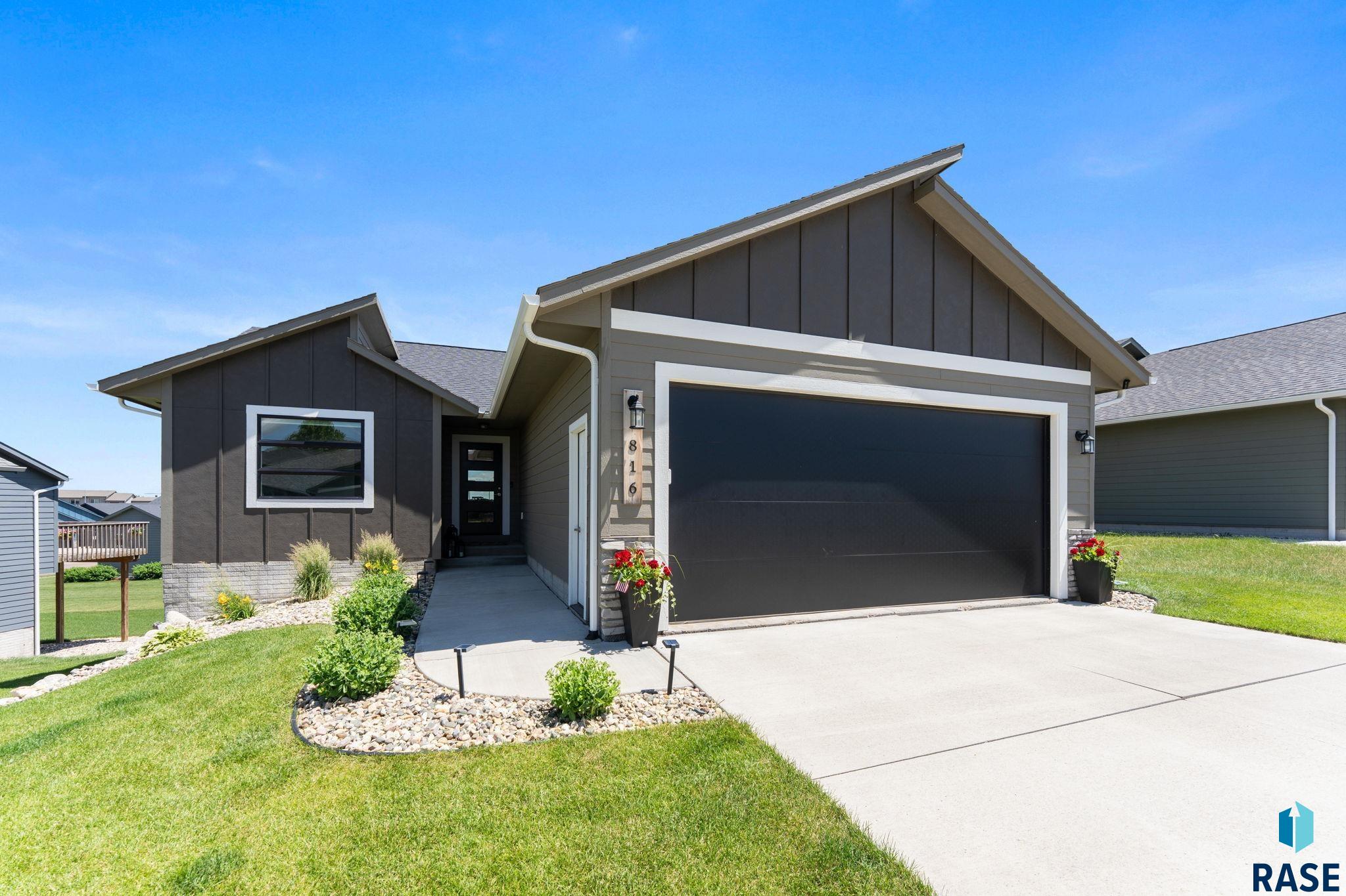 816 N Yankee Ave, Sioux Falls