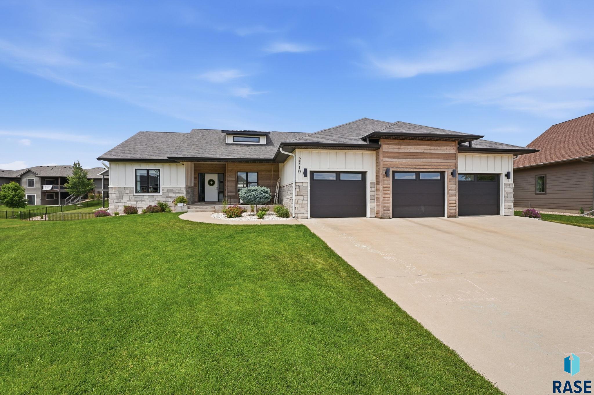 2710 W Little Oak Cir, Sioux Falls